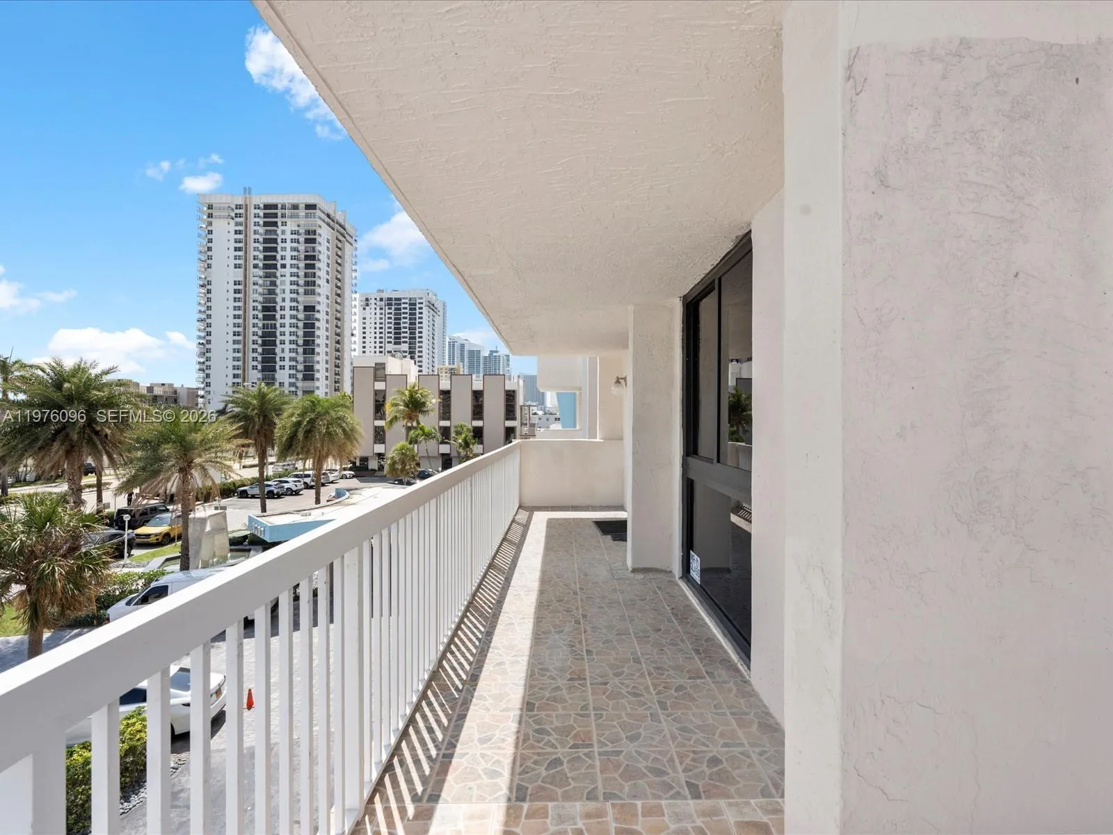 1500 S Ocean Dr 3g, Hollywood, Florida 33019, Hollywood, Florida 33019, 2 Bedrooms Bedrooms, ,2 BathroomsBathrooms,Residential Lease,For Rent,1500 S Ocean Dr 3g, Hollywood, Florida 33019,A11976096