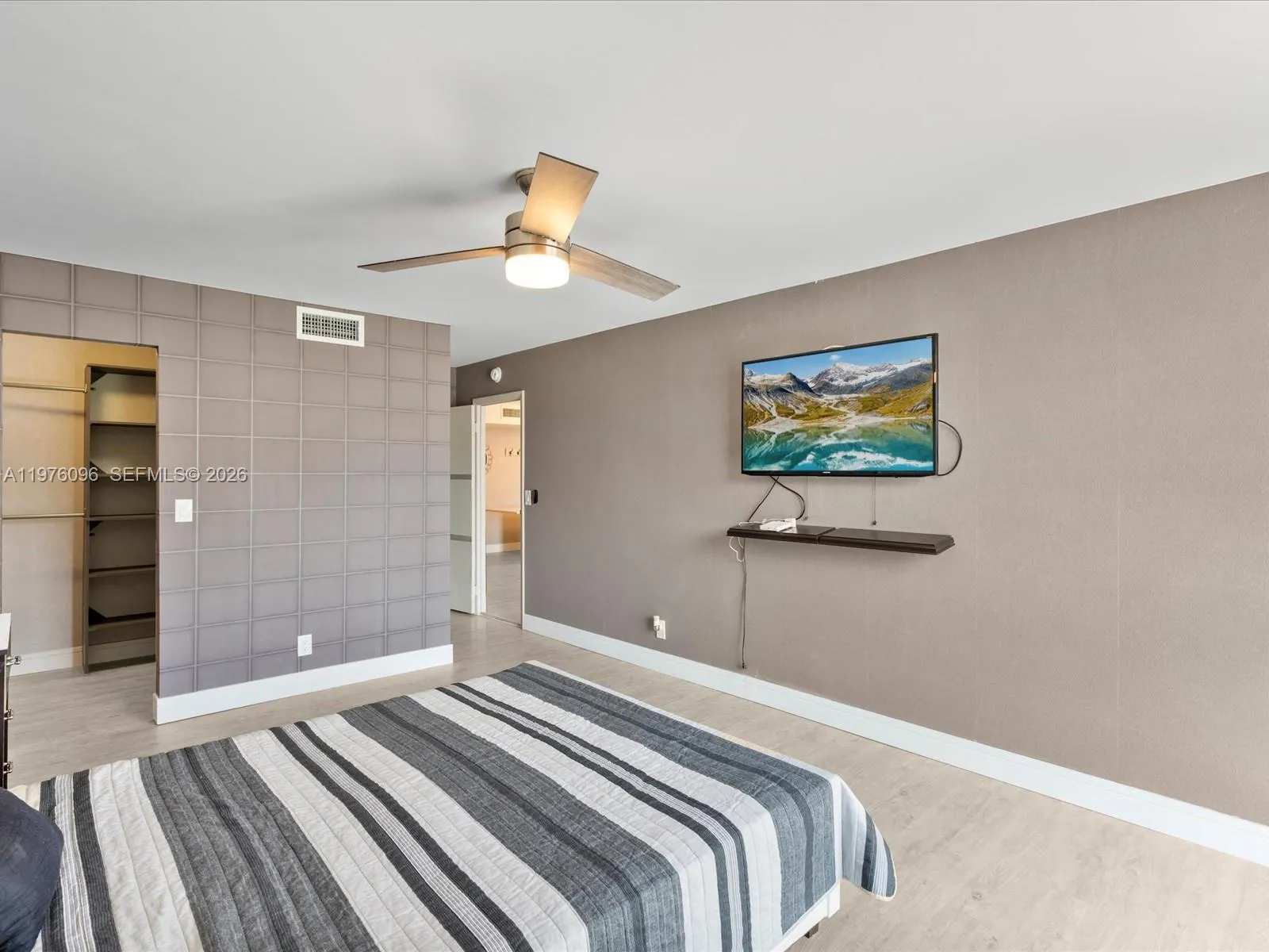 1500 S Ocean Dr 3g, Hollywood, Florida 33019, Hollywood, Florida 33019, 2 Bedrooms Bedrooms, ,2 BathroomsBathrooms,Residential Lease,For Rent,1500 S Ocean Dr 3g, Hollywood, Florida 33019,A11976096