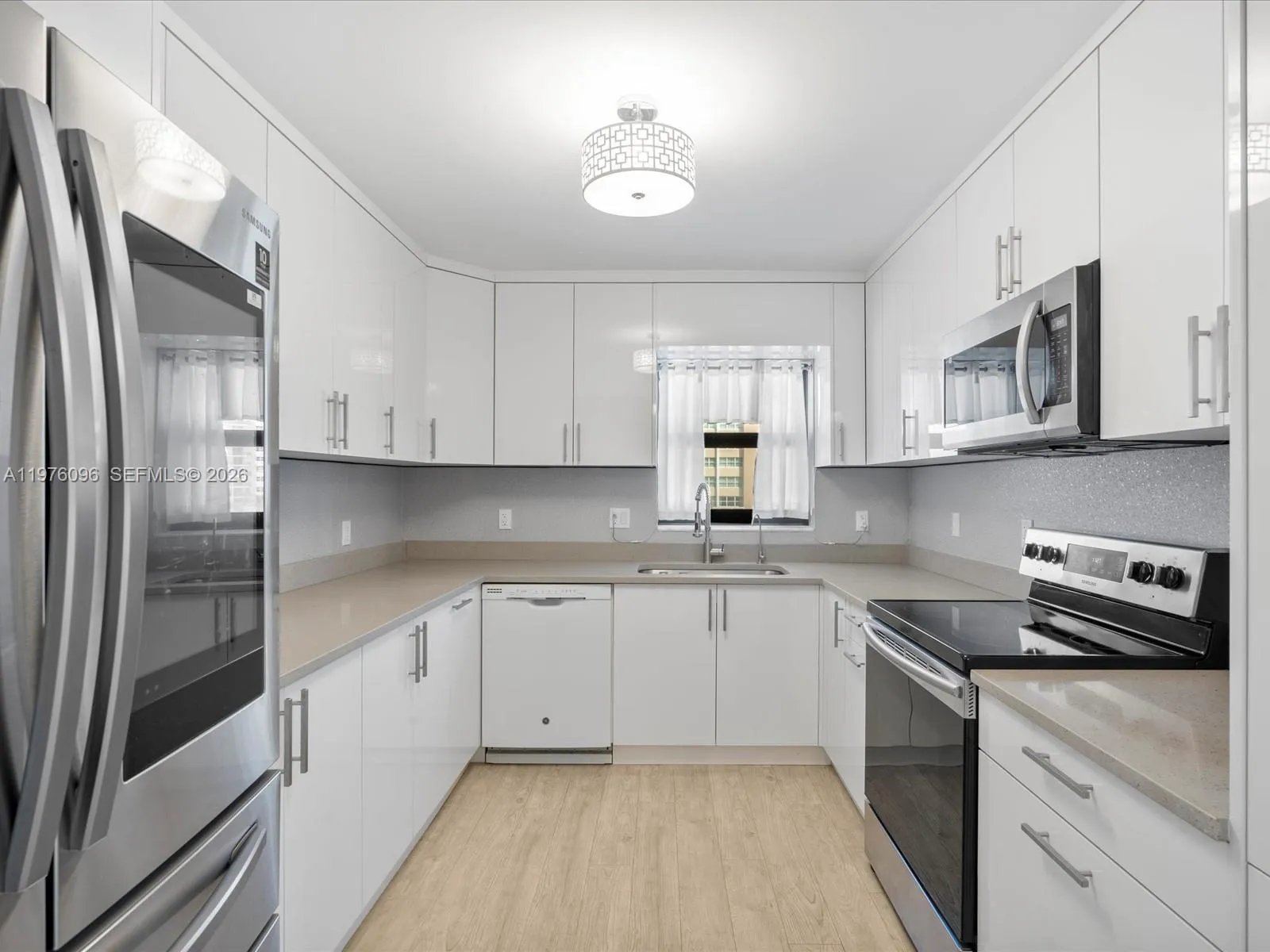 1500 S Ocean Dr 3g, Hollywood, Florida 33019, Hollywood, Florida 33019, 2 Bedrooms Bedrooms, ,2 BathroomsBathrooms,Residential Lease,For Rent,1500 S Ocean Dr 3g, Hollywood, Florida 33019,A11976096