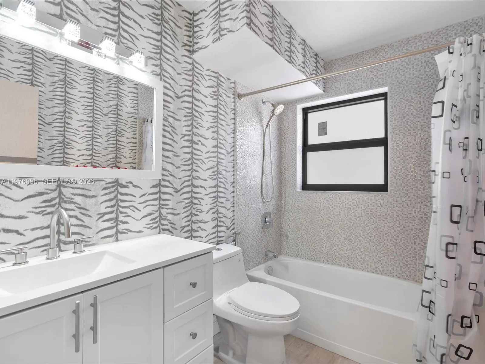 1500 S Ocean Dr 3g, Hollywood, Florida 33019, Hollywood, Florida 33019, 2 Bedrooms Bedrooms, ,2 BathroomsBathrooms,Residential Lease,For Rent,1500 S Ocean Dr 3g, Hollywood, Florida 33019,A11976096