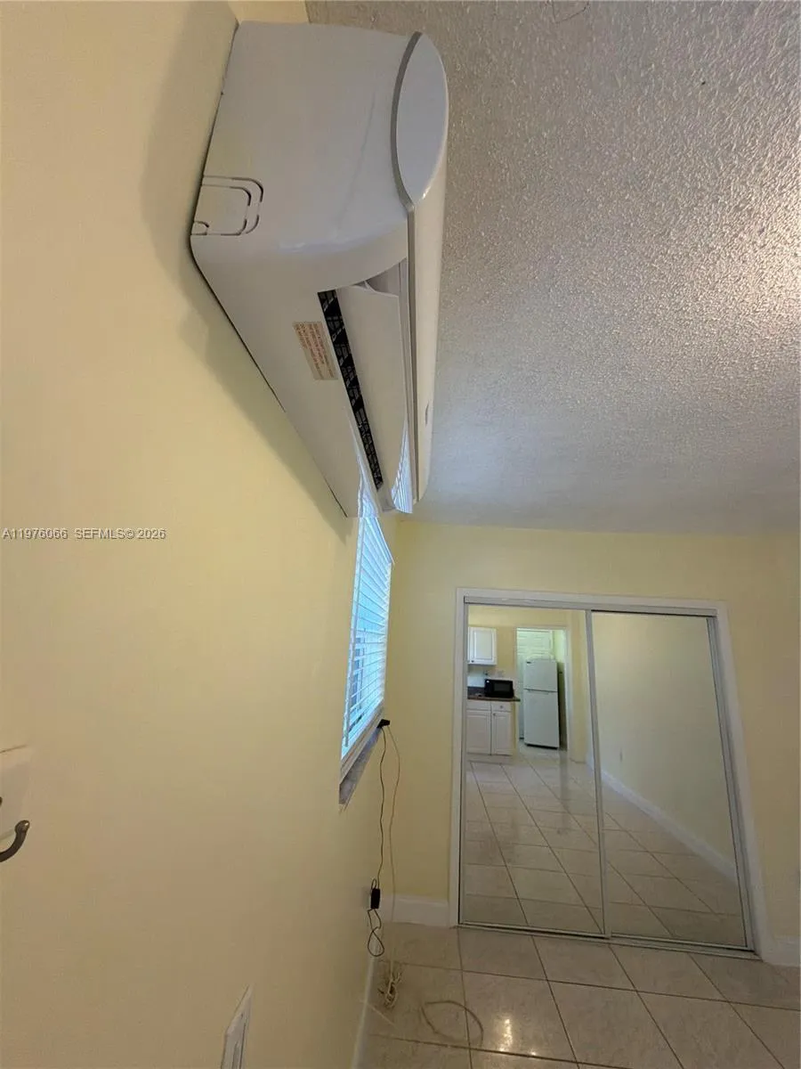 Miami, Florida 33165, 1 Bedroom Bedrooms, ,1 BathroomBathrooms,Residential Lease,For Rent,A11976066