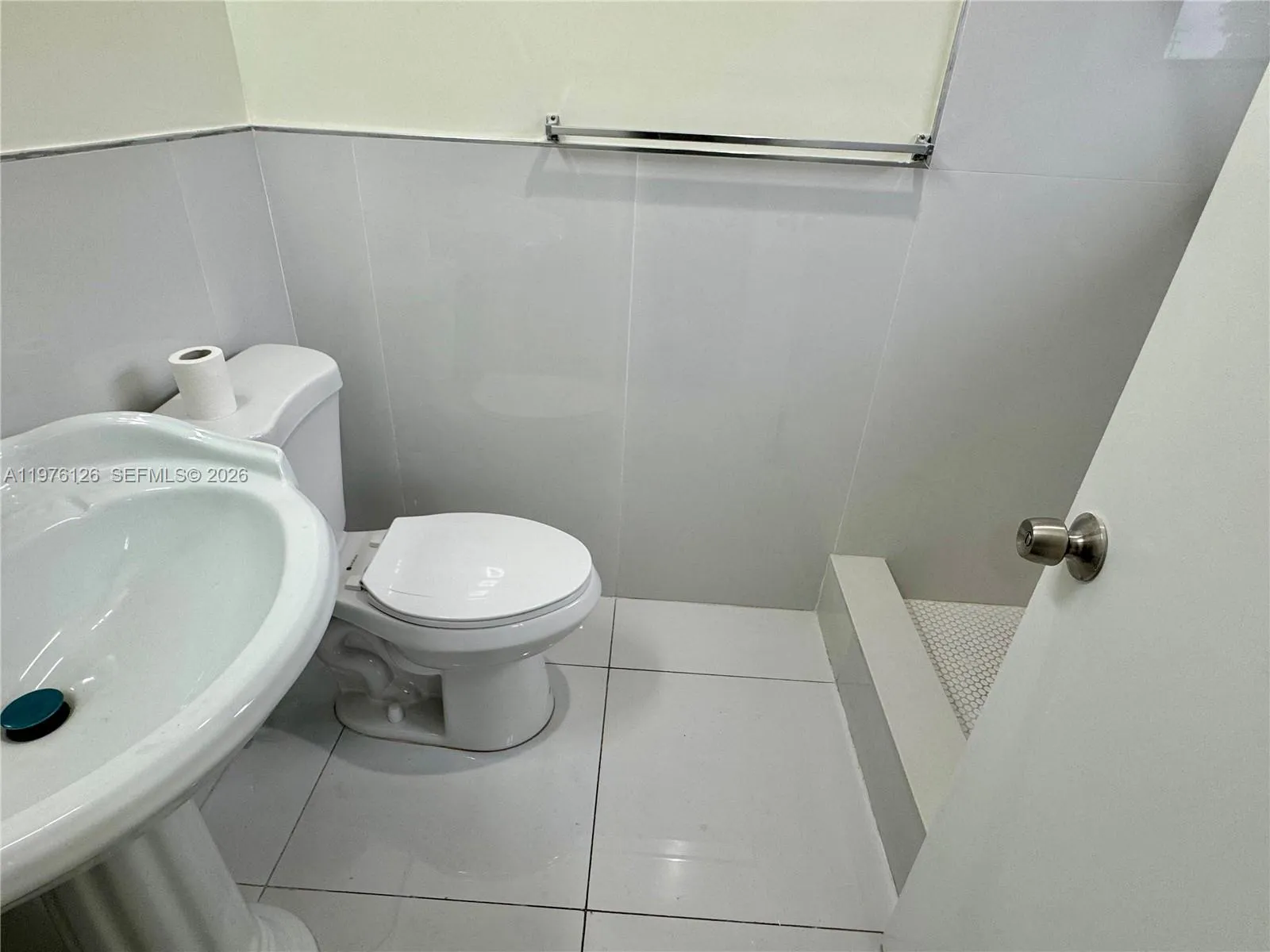 852 Sw 1st St 5, Miami, Florida 33130, Miami, Florida 33130, 1 Bedroom Bedrooms, ,1 BathroomBathrooms,Residential Lease,For Rent,852 Sw 1st St 5, Miami, Florida 33130,A11976126