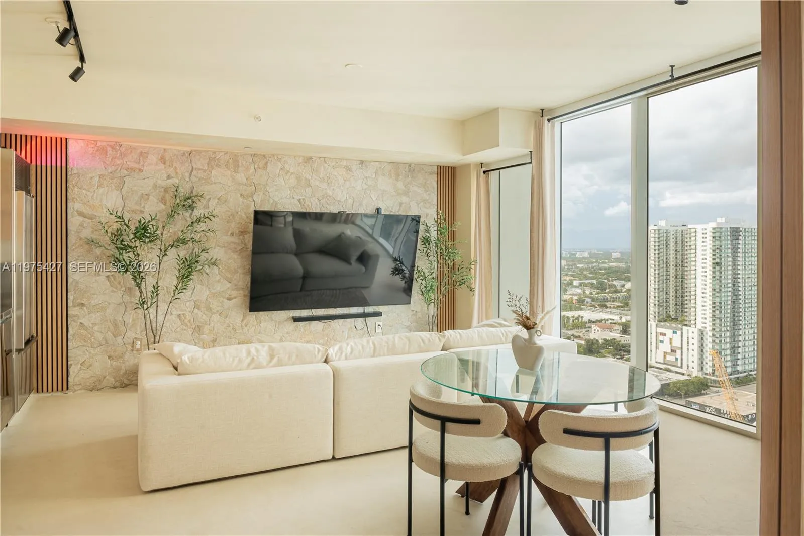 1040 Biscayne Blvd Apt 2905, Miami, Florida 33132, Miami, Florida 33132, 1 Bedroom Bedrooms, ,1 BathroomBathrooms,Residential Lease,For Rent,1040 Biscayne Blvd Apt 2905, Miami, Florida 33132,A11975427