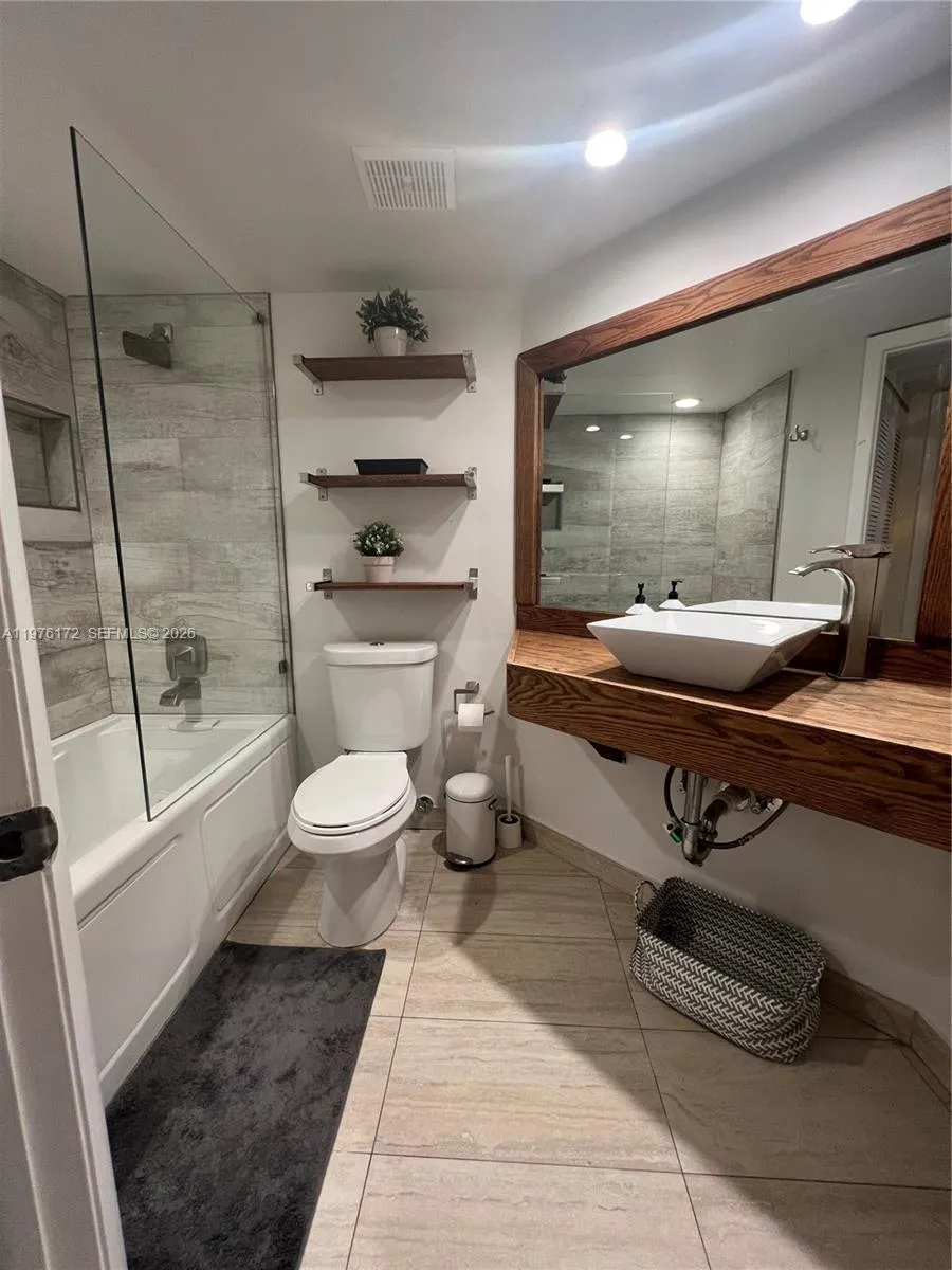 5533 Courtyard Dr 5533, Margate, Florida 33063, Margate, Florida 33063, 2 Bedrooms Bedrooms, ,2 BathroomsBathrooms,Residential Lease,For Rent,5533 Courtyard Dr 5533, Margate, Florida 33063,A11976172
