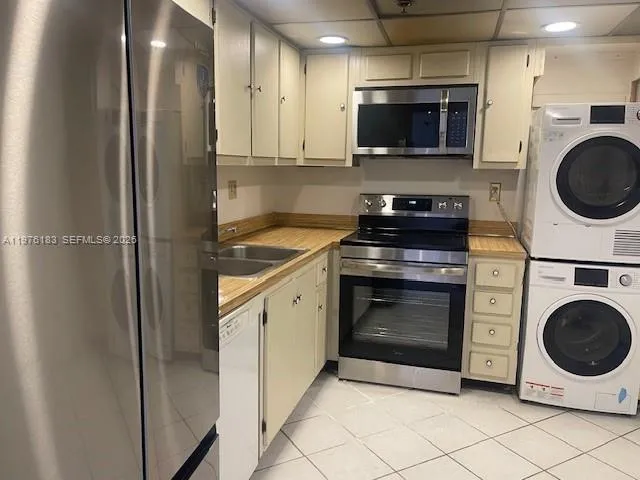 210 174th St 1006, Sunny Isles Beach, Florida 3316, Sunny Isles Beach, Florida 33160, 2 Bedrooms Bedrooms, ,2 BathroomsBathrooms,Residential Lease,For Rent,210 174th St 1006, Sunny Isles Beach, Florida 3316,A11976183