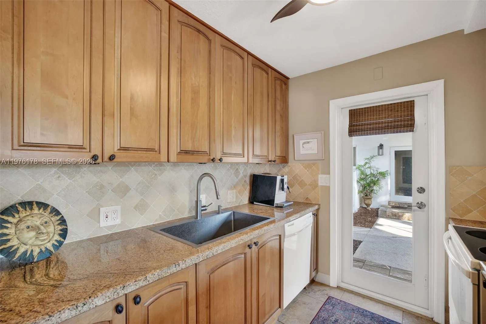 180 Isle Of Venice Dr 121, Fort Lauderdale, Florid, Fort Lauderdale, Florida 33301, 2 Bedrooms Bedrooms, ,2 BathroomsBathrooms,Residential Lease,For Rent,180 Isle Of Venice Dr 121, Fort Lauderdale, Florid,A11976178