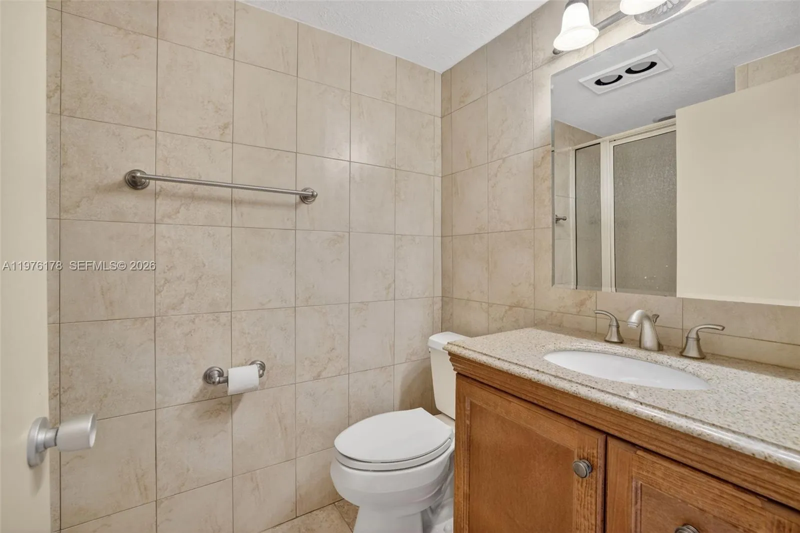 180 Isle Of Venice Dr 121, Fort Lauderdale, Florid, Fort Lauderdale, Florida 33301, 2 Bedrooms Bedrooms, ,2 BathroomsBathrooms,Residential Lease,For Rent,180 Isle Of Venice Dr 121, Fort Lauderdale, Florid,A11976178