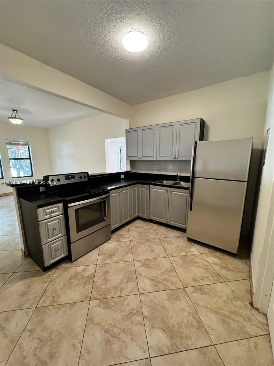 2000 Monroe St, Hollywood, Florida 33020, Hollywood, Florida 33020, ,Residential Income,For Sale,2000 Monroe St, Hollywood, Florida 33020,A11974489