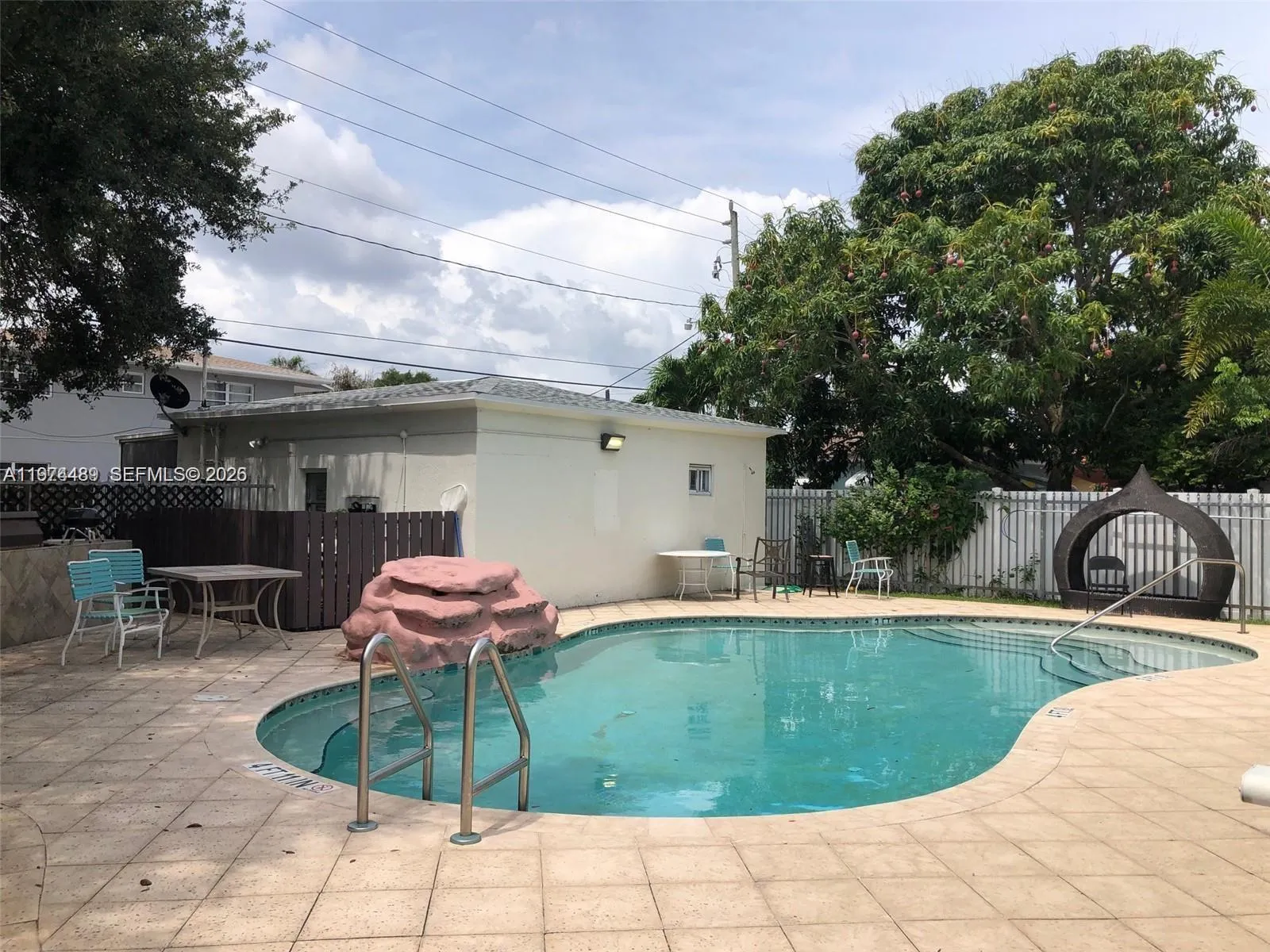 2000 Monroe St, Hollywood, Florida 33020, Hollywood, Florida 33020, ,Residential Income,For Sale,2000 Monroe St, Hollywood, Florida 33020,A11974489