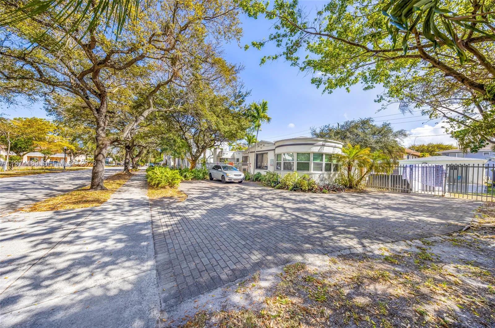 2000 Monroe St, Hollywood, Florida 33020, Hollywood, Florida 33020, ,Residential Income,For Sale,2000 Monroe St, Hollywood, Florida 33020,A11974489