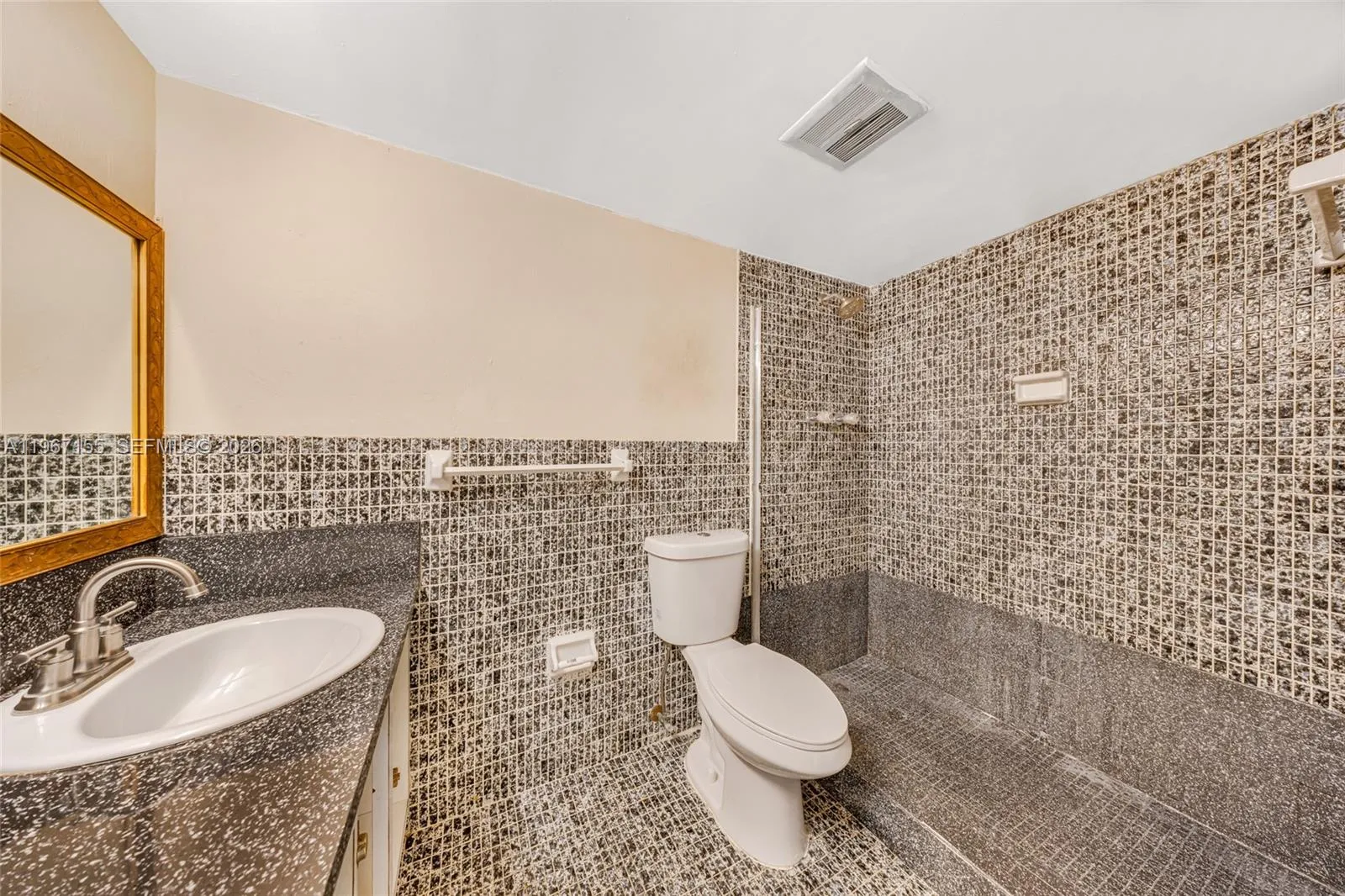 1750 Ne 191st St 326-4, Miami, Florida 33179, Miami, Florida 33179, 2 Bedrooms Bedrooms, ,2 BathroomsBathrooms,Residential,For Sale,1750 Ne 191st St 326-4, Miami, Florida 33179,A11967155