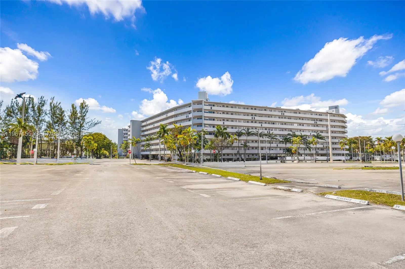 1750 Ne 191st St 326-4, Miami, Florida 33179, Miami, Florida 33179, 2 Bedrooms Bedrooms, ,2 BathroomsBathrooms,Residential,For Sale,1750 Ne 191st St 326-4, Miami, Florida 33179,A11967155
