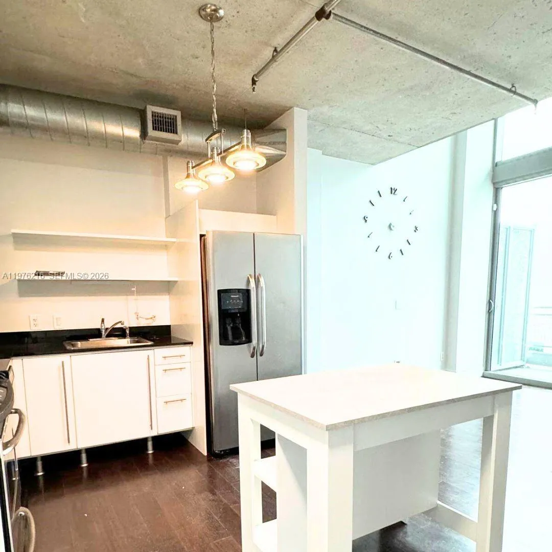 690 Sw 1st Ct Phi24, Miami, Florida 33130, Miami, Florida 33130, 2 Bedrooms Bedrooms, ,2 BathroomsBathrooms,Residential Lease,For Rent,690 Sw 1st Ct Phi24, Miami, Florida 33130,A11976216