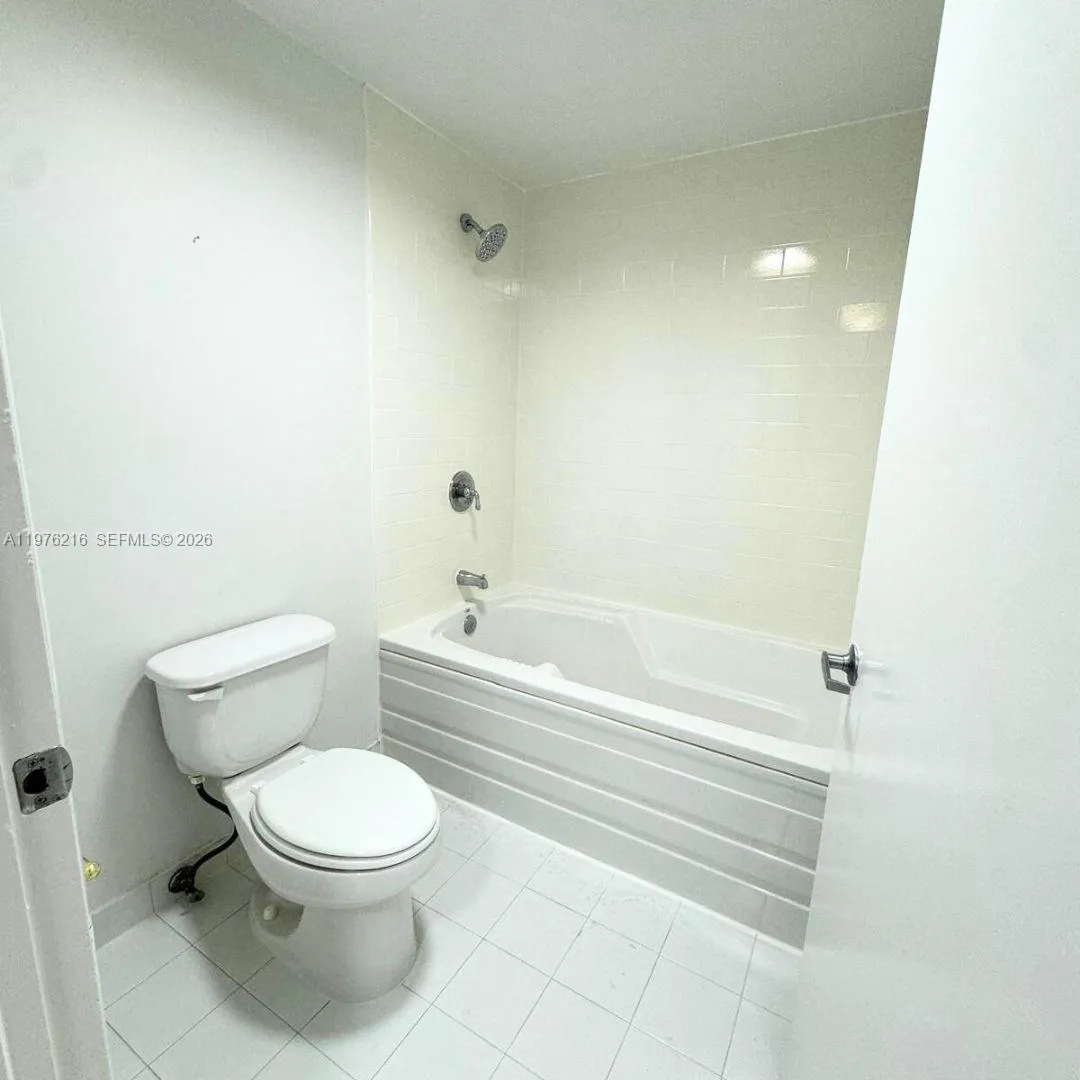 690 Sw 1st Ct Phi24, Miami, Florida 33130, Miami, Florida 33130, 2 Bedrooms Bedrooms, ,2 BathroomsBathrooms,Residential Lease,For Rent,690 Sw 1st Ct Phi24, Miami, Florida 33130,A11976216