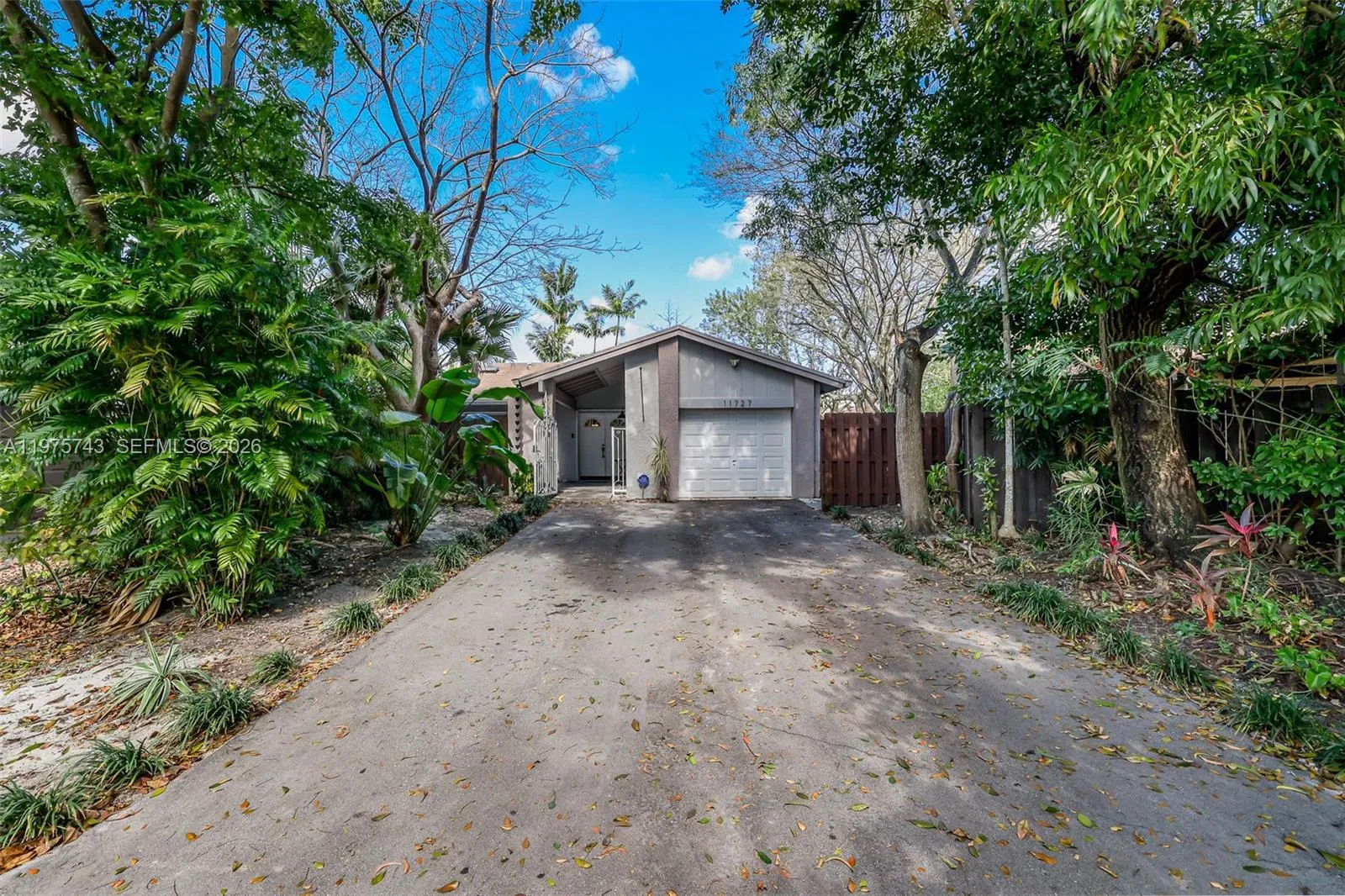 11727 Sw 132nd Pl, Miami, Florida 33186, Miami, Florida 33186, 2 Bedrooms Bedrooms, ,2 BathroomsBathrooms,Residential,For Sale,11727 Sw 132nd Pl, Miami, Florida 33186,A11975743