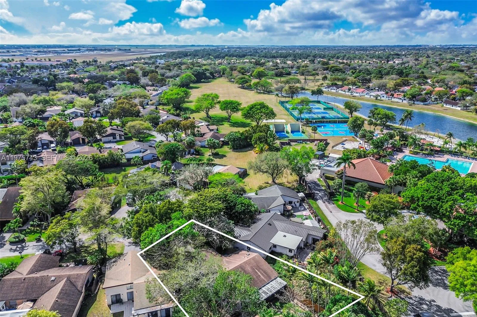 11727 Sw 132nd Pl, Miami, Florida 33186, Miami, Florida 33186, 2 Bedrooms Bedrooms, ,2 BathroomsBathrooms,Residential,For Sale,11727 Sw 132nd Pl, Miami, Florida 33186,A11975743