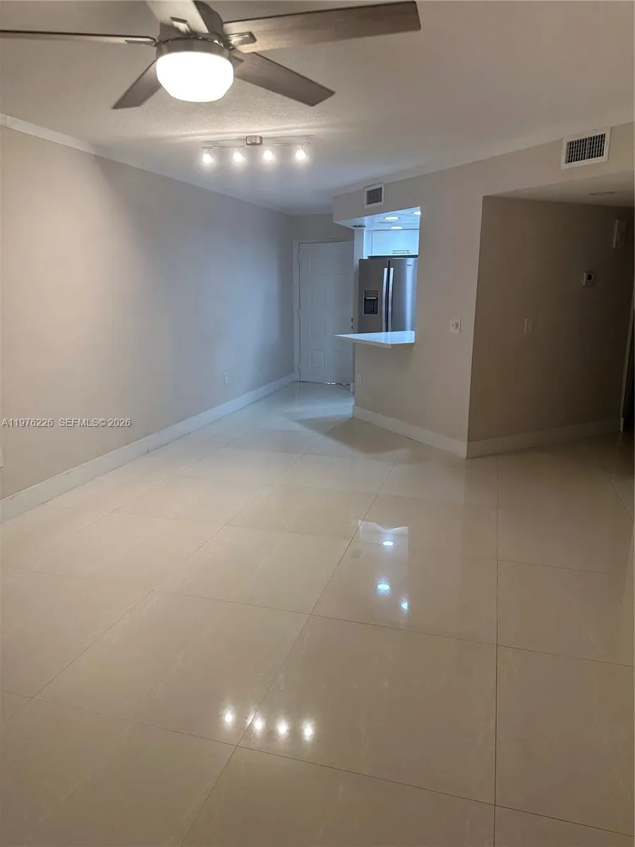 8333 Lake Dr 307, Doral, Florida 33166, Doral, Florida 33166, 1 Bedroom Bedrooms, ,1 BathroomBathrooms,Residential Lease,For Rent,8333 Lake Dr 307, Doral, Florida 33166,A11976226