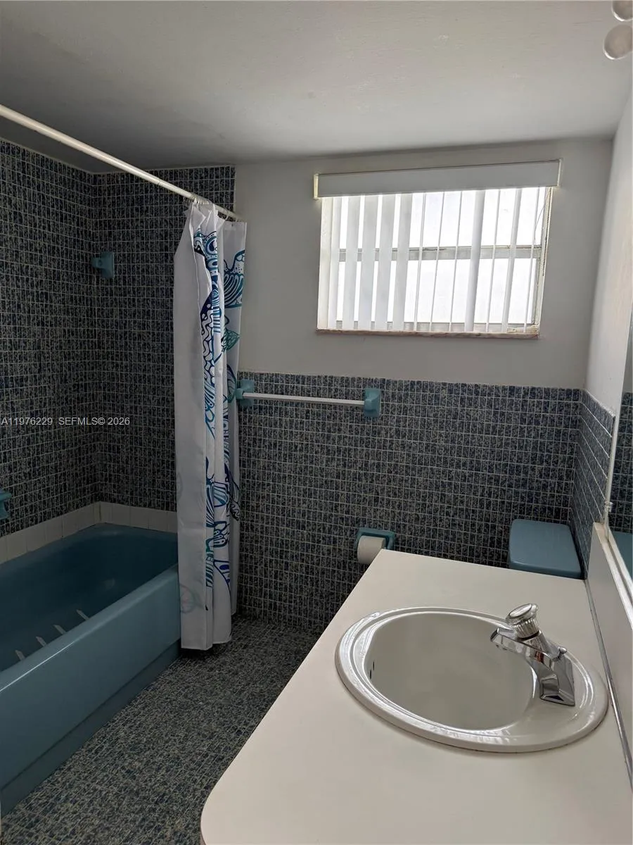 1780 Ne 191st St 806-2, Miami, Florida 33179, Miami, Florida 33179, 1 Bedroom Bedrooms, ,1 BathroomBathrooms,Residential,For Sale,1780 Ne 191st St 806-2, Miami, Florida 33179,A11976229