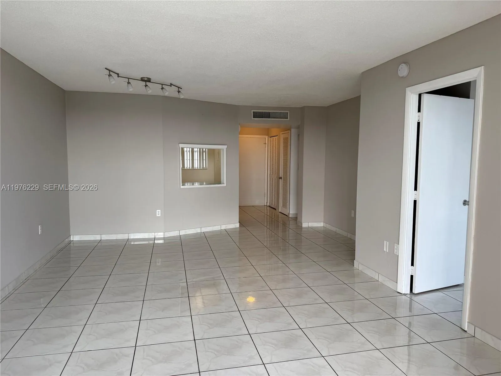 1780 Ne 191st St 806-2, Miami, Florida 33179, Miami, Florida 33179, 1 Bedroom Bedrooms, ,1 BathroomBathrooms,Residential,For Sale,1780 Ne 191st St 806-2, Miami, Florida 33179,A11976229