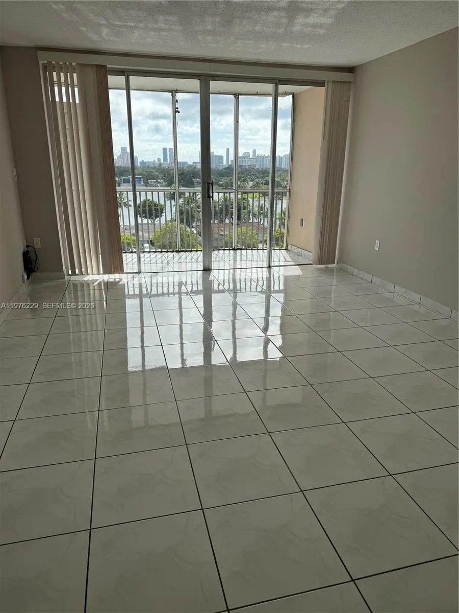 1780 Ne 191st St 806-2, Miami, Florida 33179, Miami, Florida 33179, 1 Bedroom Bedrooms, ,1 BathroomBathrooms,Residential,For Sale,1780 Ne 191st St 806-2, Miami, Florida 33179,A11976229