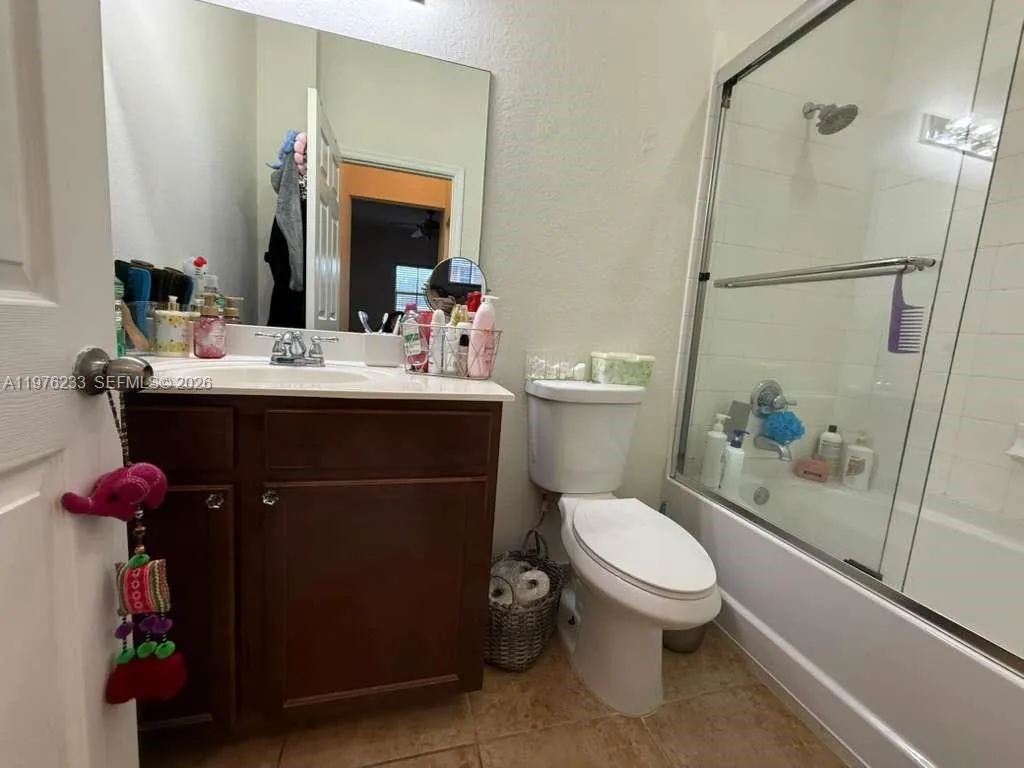 8800 Nw 107th Ct 218, Doral, Florida 33178, Doral, Florida 33178, 3 Bedrooms Bedrooms, ,2 BathroomsBathrooms,Residential Lease,For Rent,8800 Nw 107th Ct 218, Doral, Florida 33178,A11976233