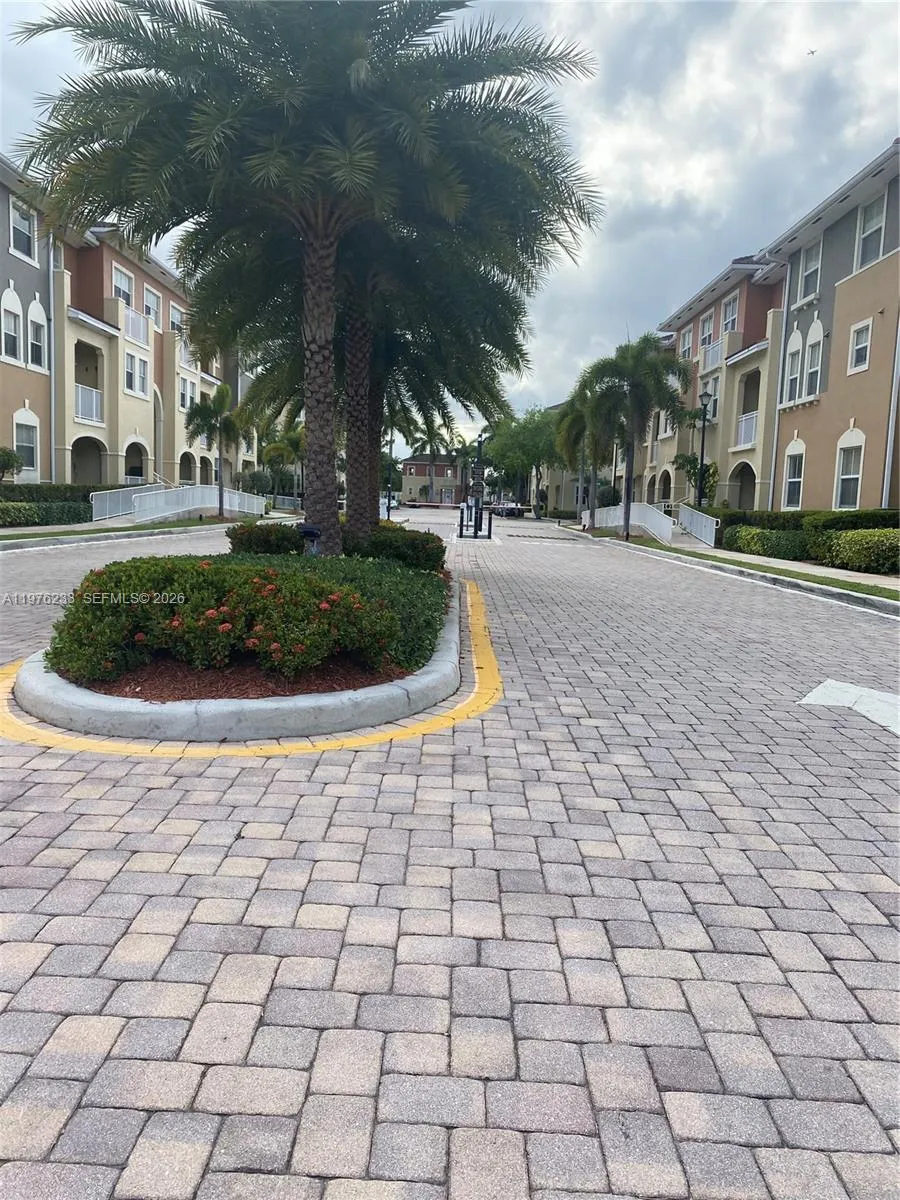 8800 Nw 107th Ct 218, Doral, Florida 33178, Doral, Florida 33178, 3 Bedrooms Bedrooms, ,2 BathroomsBathrooms,Residential Lease,For Rent,8800 Nw 107th Ct 218, Doral, Florida 33178,A11976233
