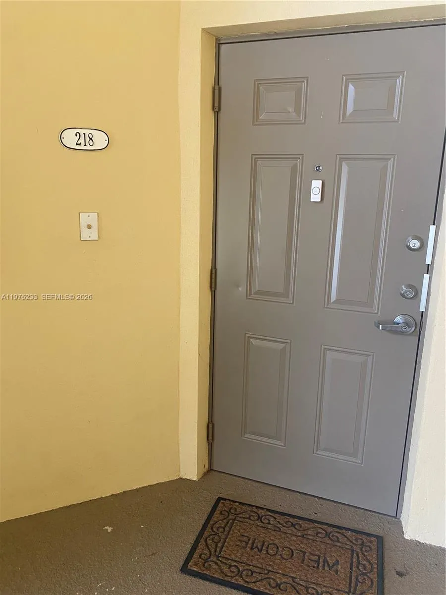 8800 Nw 107th Ct 218, Doral, Florida 33178, Doral, Florida 33178, 3 Bedrooms Bedrooms, ,2 BathroomsBathrooms,Residential Lease,For Rent,8800 Nw 107th Ct 218, Doral, Florida 33178,A11976233