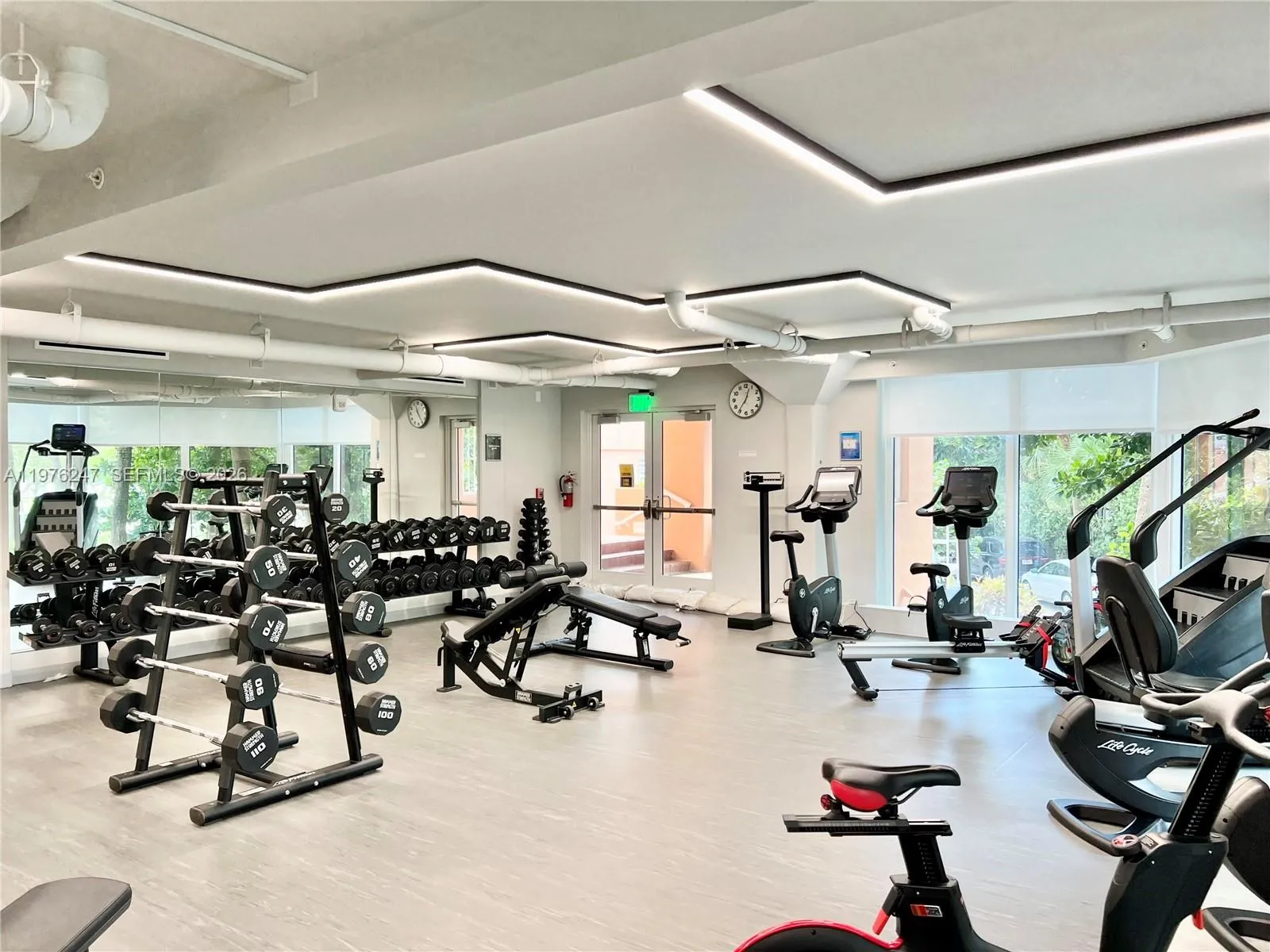 400 S Pointe Dr 2308, Miami Beach, Florida 33139, Miami Beach, Florida 33139, 1 Bedroom Bedrooms, ,1 BathroomBathrooms,Residential Lease,For Rent,400 S Pointe Dr 2308, Miami Beach, Florida 33139,A11976247