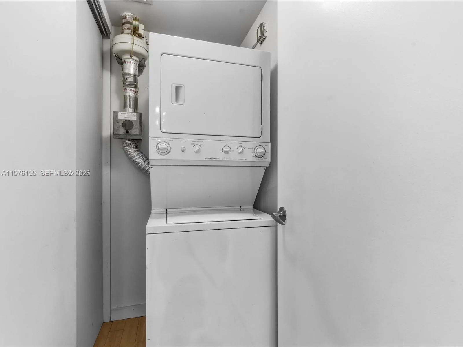1040 Biscayne Blvd 1107, Miami, Florida 33132, Miami, Florida 33132, 2 Bedrooms Bedrooms, ,2 BathroomsBathrooms,Residential Lease,For Rent,1040 Biscayne Blvd 1107, Miami, Florida 33132,A11976199