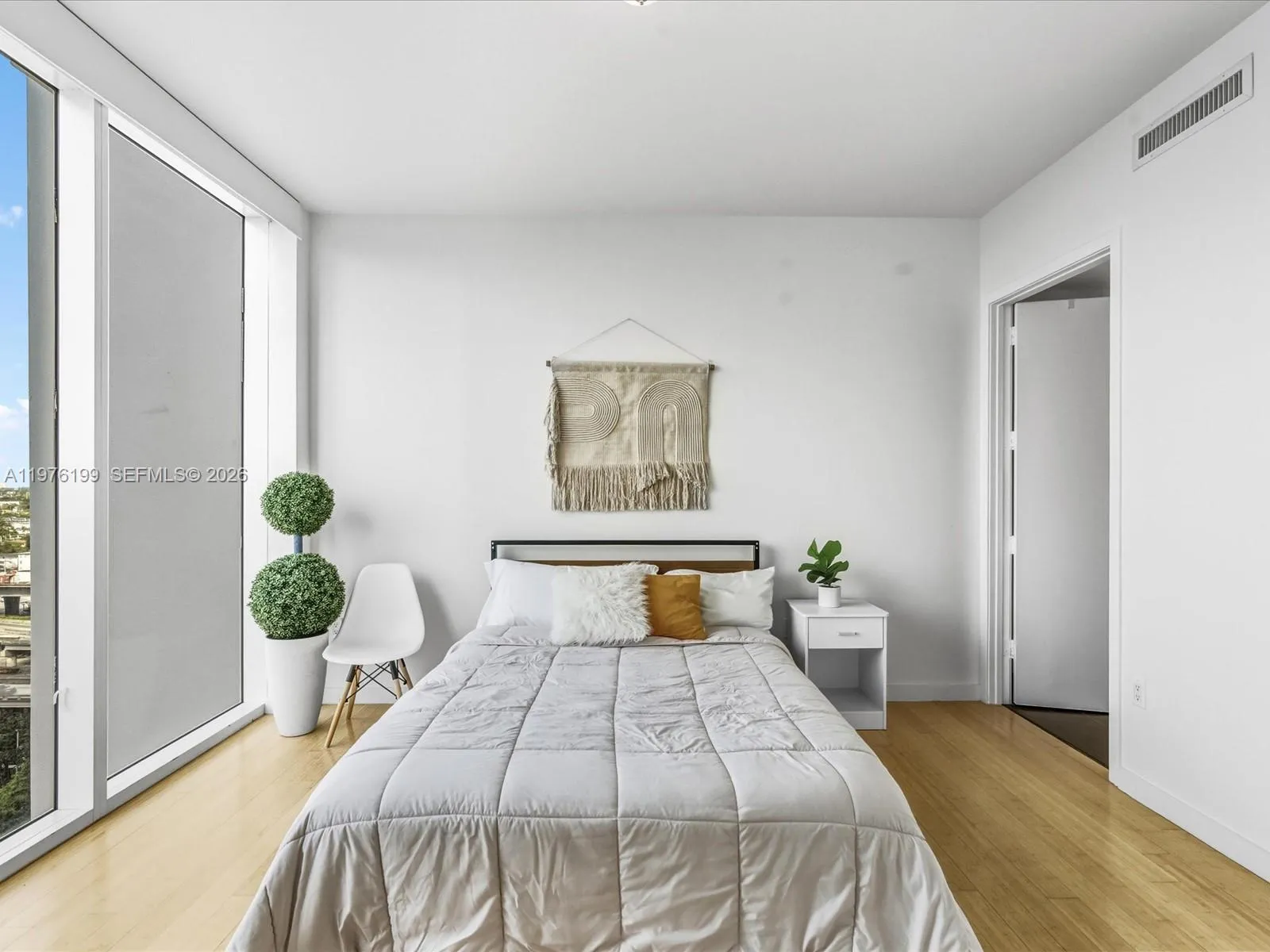 1040 Biscayne Blvd 1107, Miami, Florida 33132, Miami, Florida 33132, 2 Bedrooms Bedrooms, ,2 BathroomsBathrooms,Residential Lease,For Rent,1040 Biscayne Blvd 1107, Miami, Florida 33132,A11976199