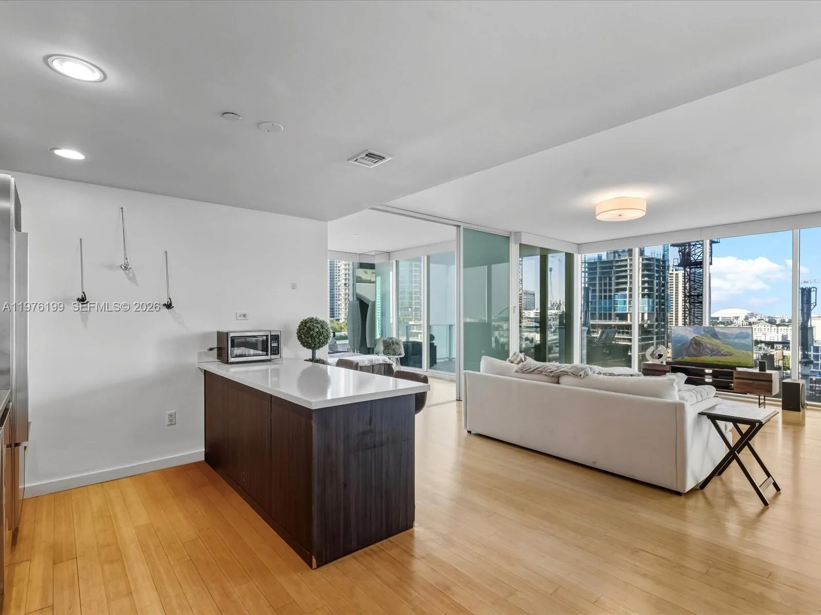 1040 Biscayne Blvd 1107, Miami, Florida 33132, Miami, Florida 33132, 2 Bedrooms Bedrooms, ,2 BathroomsBathrooms,Residential Lease,For Rent,1040 Biscayne Blvd 1107, Miami, Florida 33132,A11976199