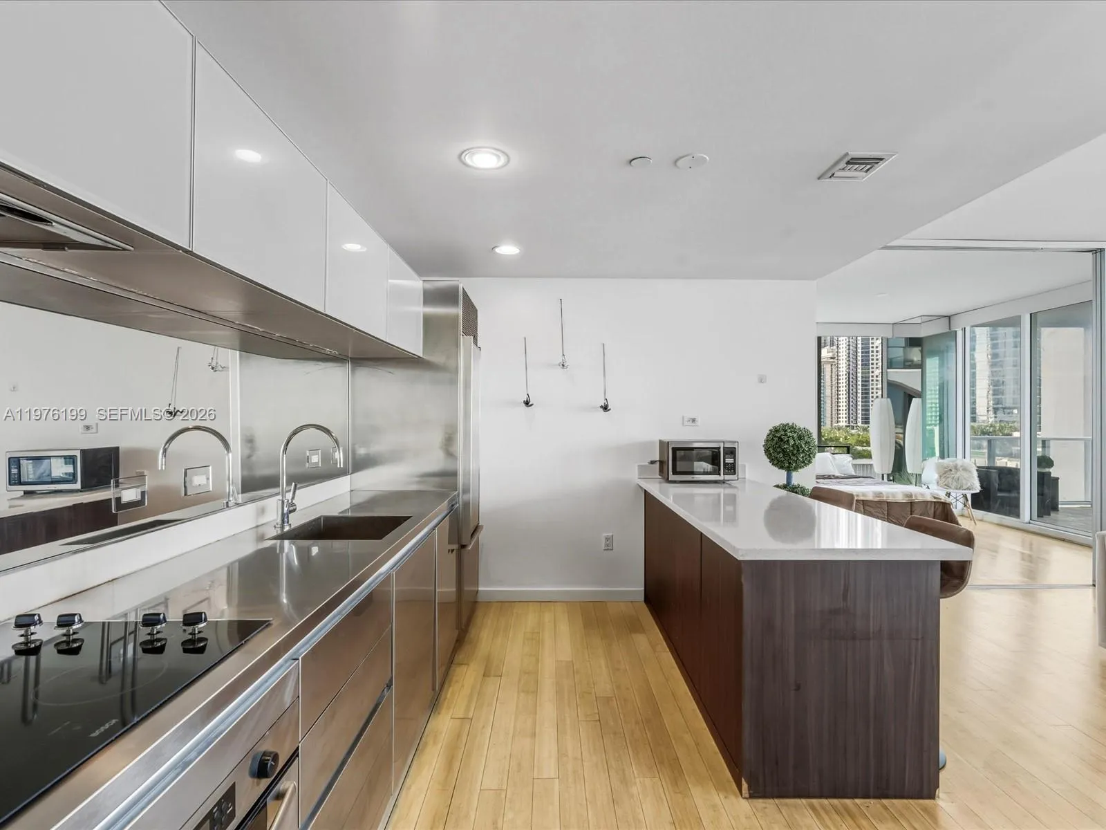 1040 Biscayne Blvd 1107, Miami, Florida 33132, Miami, Florida 33132, 2 Bedrooms Bedrooms, ,2 BathroomsBathrooms,Residential Lease,For Rent,1040 Biscayne Blvd 1107, Miami, Florida 33132,A11976199