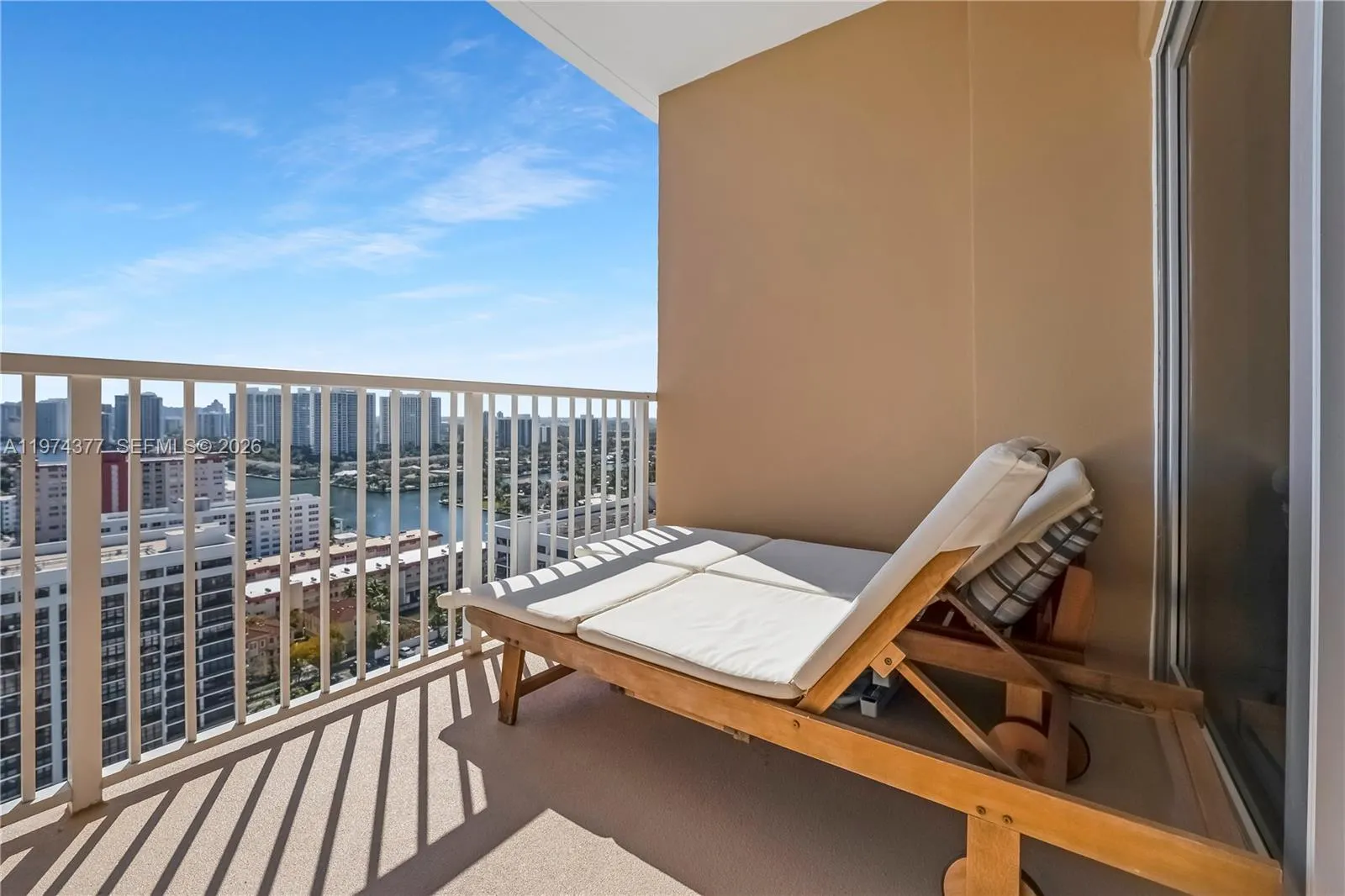 1985 S Ocean Dr Phj, Hallandale Beach, Florida 330, Hallandale Beach, Florida 33009, 2 Bedrooms Bedrooms, ,2 BathroomsBathrooms,Residential Lease,For Rent,1985 S Ocean Dr Phj, Hallandale Beach, Florida 330,A11974377