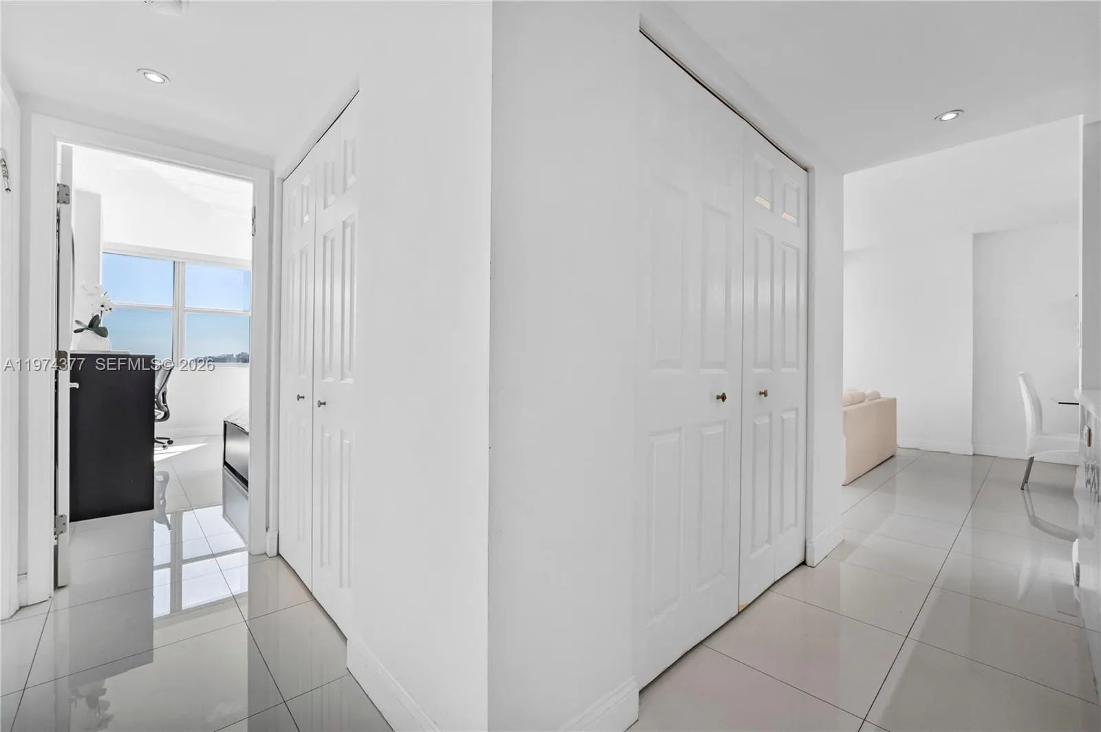 1985 S Ocean Dr Phj, Hallandale Beach, Florida 330, Hallandale Beach, Florida 33009, 2 Bedrooms Bedrooms, ,2 BathroomsBathrooms,Residential Lease,For Rent,1985 S Ocean Dr Phj, Hallandale Beach, Florida 330,A11974377