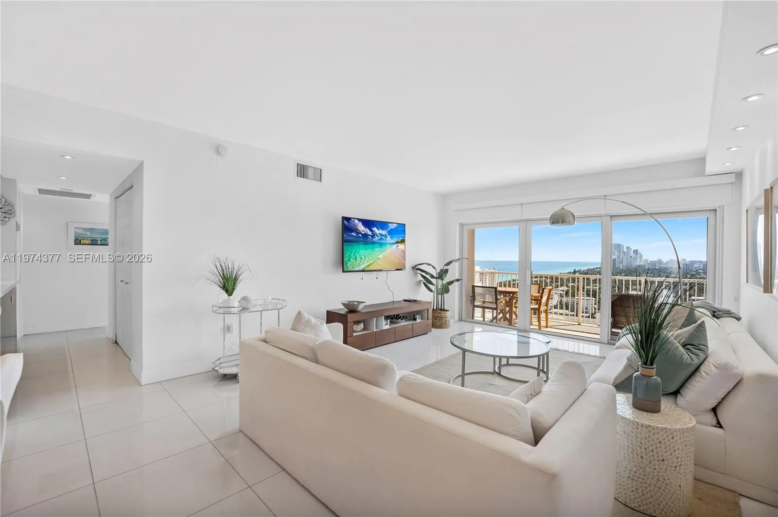 1985 S Ocean Dr Phj, Hallandale Beach, Florida 330, Hallandale Beach, Florida 33009, 2 Bedrooms Bedrooms, ,2 BathroomsBathrooms,Residential Lease,For Rent,1985 S Ocean Dr Phj, Hallandale Beach, Florida 330,A11974377