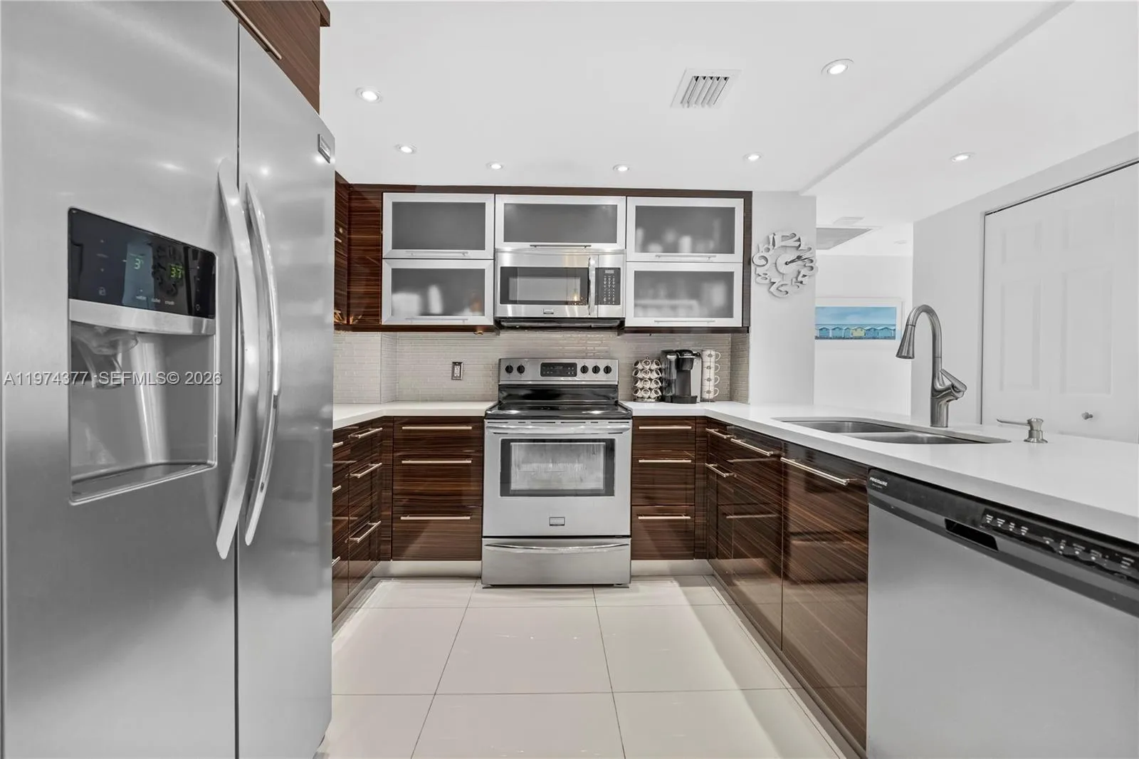 1985 S Ocean Dr Phj, Hallandale Beach, Florida 330, Hallandale Beach, Florida 33009, 2 Bedrooms Bedrooms, ,2 BathroomsBathrooms,Residential Lease,For Rent,1985 S Ocean Dr Phj, Hallandale Beach, Florida 330,A11974377
