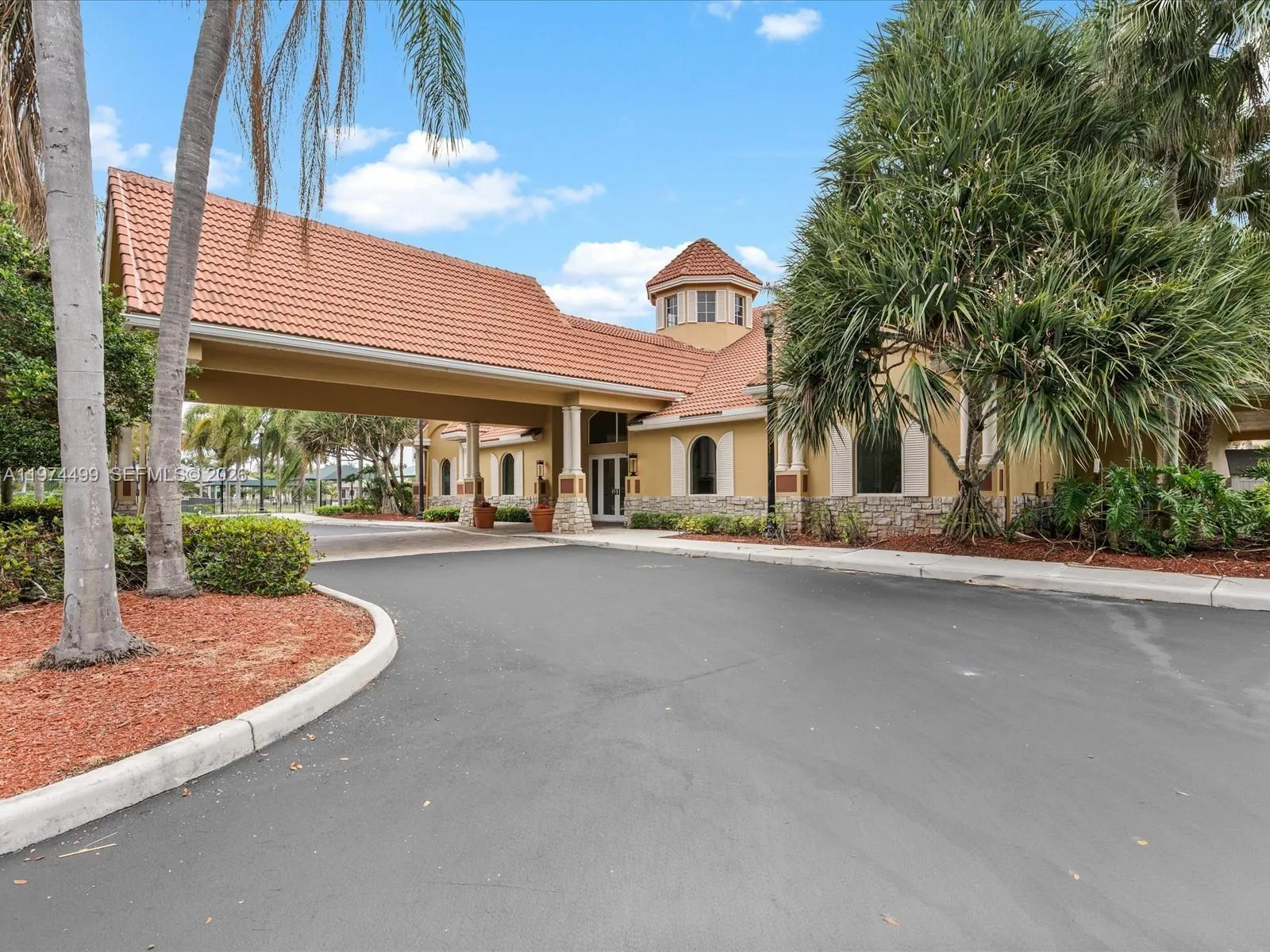 3303 W Stonebrook Cir, Davie, Florida 33330, Davie, Florida 33330, 5 Bedrooms Bedrooms, ,6 BathroomsBathrooms,Residential,For Sale,3303 W Stonebrook Cir, Davie, Florida 33330,A11974499