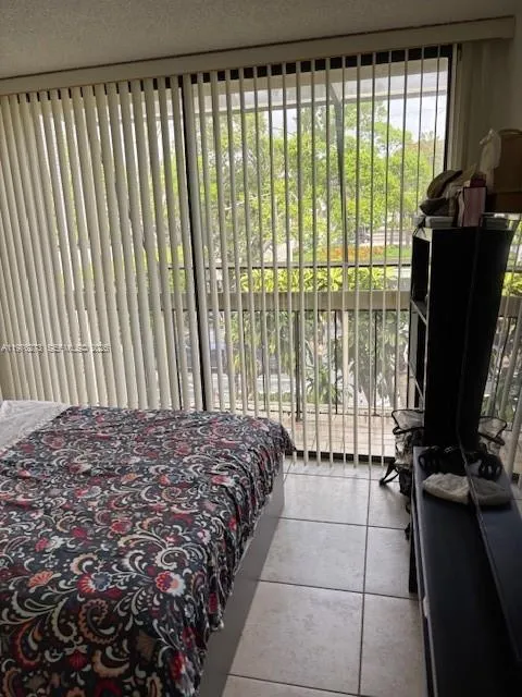 3190 Bird Ave 15, Coconut Grove, Florida 33133, Coconut Grove, Florida 33133, 2 Bedrooms Bedrooms, ,1 BathroomBathrooms,Residential,For Sale,3190 Bird Ave 15, Coconut Grove, Florida 33133,A11976273