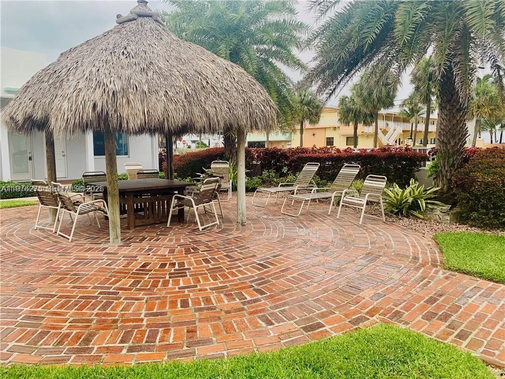 4228 N Ocean Dr 17, Lauderdale By The Sea, Florida, Lauderdale By The Sea, Florida 33308, 1 Bedroom Bedrooms, ,1 BathroomBathrooms,Residential,For Sale,4228 N Ocean Dr 17, Lauderdale By The Sea, Florida,A11976275