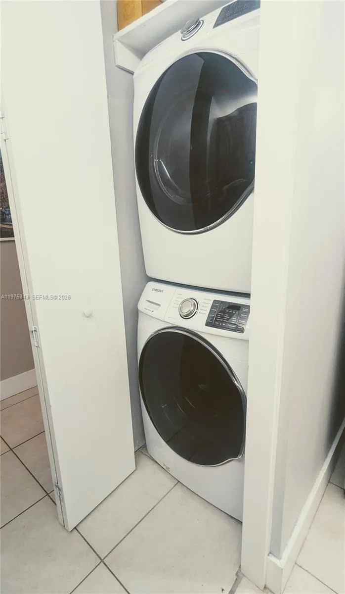 679 Racquet Club Rd 4, Weston, Florida 33326, Weston, Florida 33326, 3 Bedrooms Bedrooms, ,2 BathroomsBathrooms,Residential Lease,For Rent,679 Racquet Club Rd 4, Weston, Florida 33326,A11975843