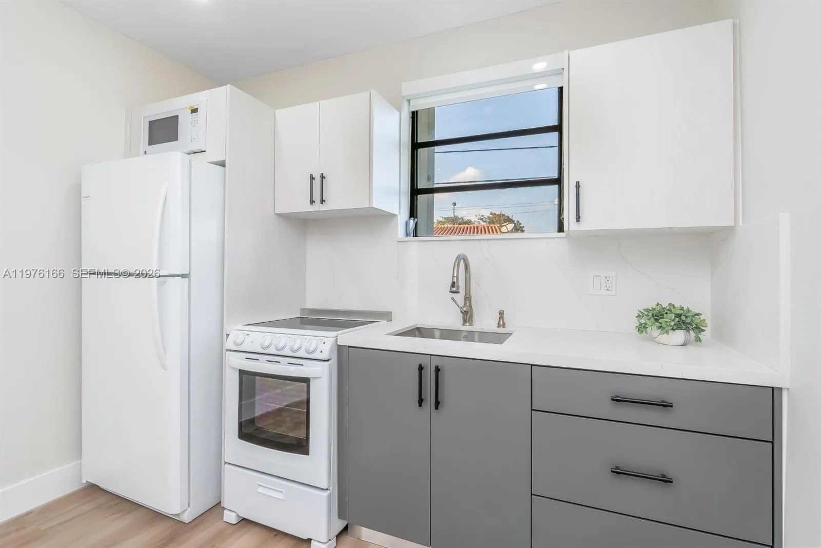 8421 Sw 27th Ter 0, Miami, Florida 33155, Miami, Florida 33155, 1 Bedroom Bedrooms, ,1 BathroomBathrooms,Residential Lease,For Rent,8421 Sw 27th Ter 0, Miami, Florida 33155,A11976166