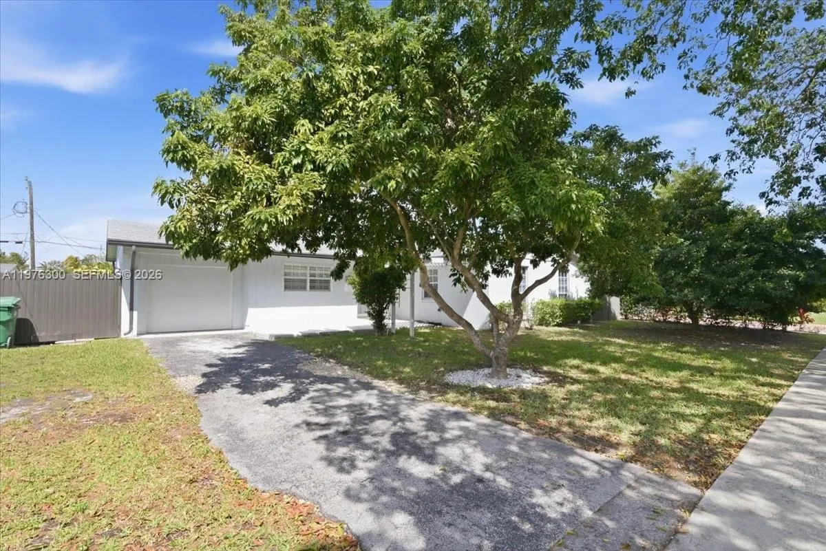 9825 Sw 196, Cutler Bay, Florida 33016, Cutler Bay, Florida 33016, 3 Bedrooms Bedrooms, ,2 BathroomsBathrooms,Residential,For Sale,9825 Sw 196, Cutler Bay, Florida 33016,A11976300