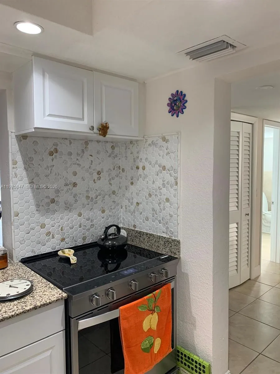 329 Se 3rd St 305s, Hallandale Beach, Florida 3300, Hallandale Beach, Florida 33009, 2 Bedrooms Bedrooms, ,2 BathroomsBathrooms,Residential Lease,For Rent,329 Se 3rd St 305s, Hallandale Beach, Florida 3300,A11975847