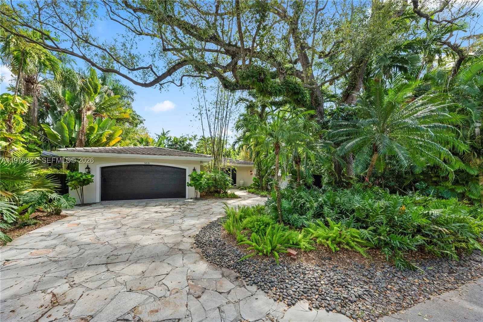 3821 Braganza Ave 3821, Miami, Florida 33133, Miami, Florida 33133, 2 Bedrooms Bedrooms, ,2 BathroomsBathrooms,Residential Lease,For Rent,3821 Braganza Ave 3821, Miami, Florida 33133,A11975921