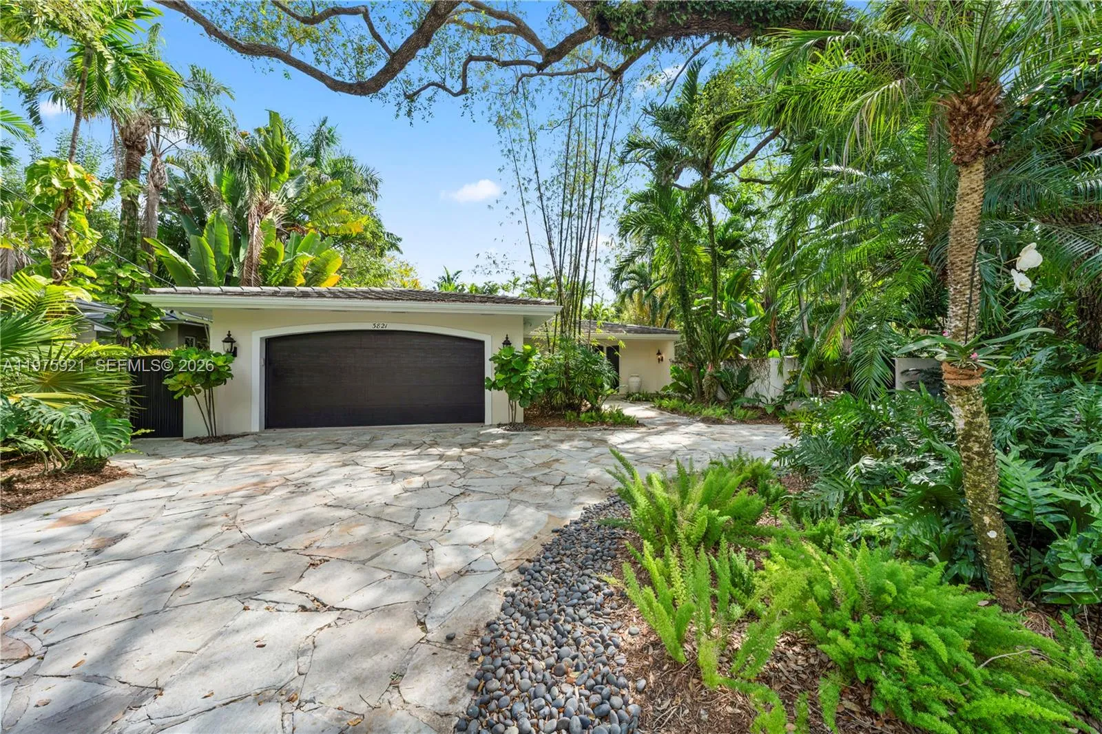 3821 Braganza Ave 3821, Miami, Florida 33133, Miami, Florida 33133, 2 Bedrooms Bedrooms, ,2 BathroomsBathrooms,Residential Lease,For Rent,3821 Braganza Ave 3821, Miami, Florida 33133,A11975921