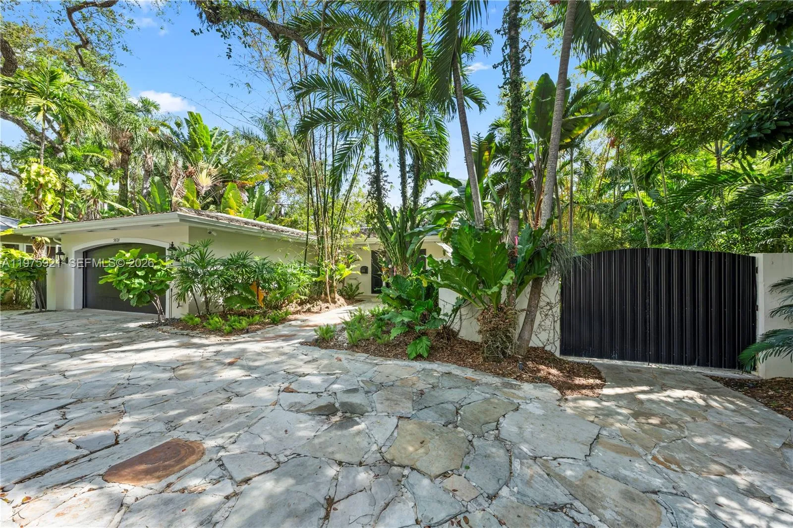 3821 Braganza Ave 3821, Miami, Florida 33133, Miami, Florida 33133, 2 Bedrooms Bedrooms, ,2 BathroomsBathrooms,Residential Lease,For Rent,3821 Braganza Ave 3821, Miami, Florida 33133,A11975921