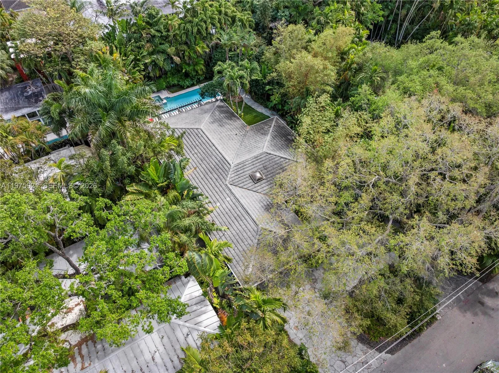 3821 Braganza Ave 3821, Miami, Florida 33133, Miami, Florida 33133, 2 Bedrooms Bedrooms, ,2 BathroomsBathrooms,Residential Lease,For Rent,3821 Braganza Ave 3821, Miami, Florida 33133,A11975921