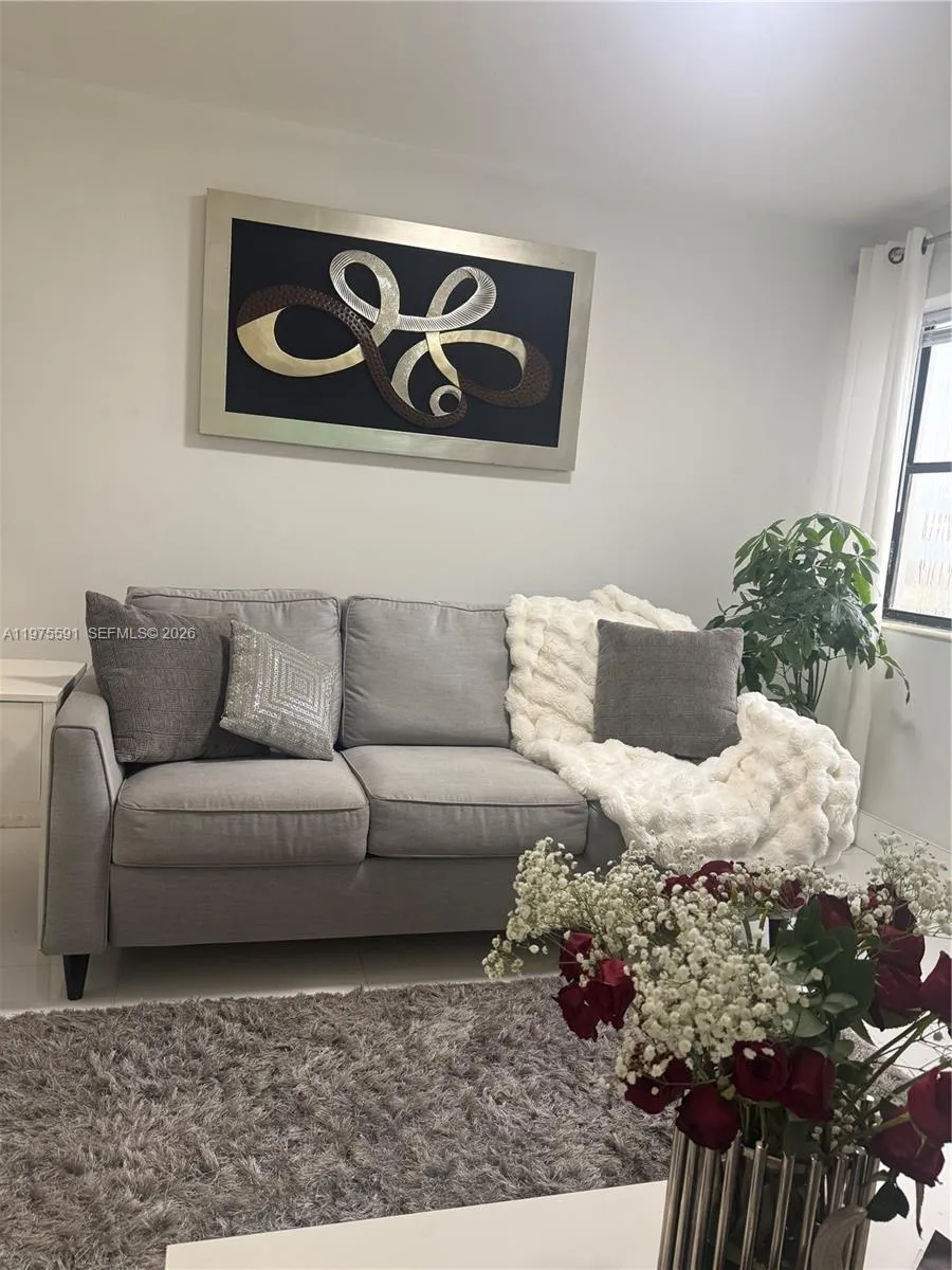 1390 Ocean Dr 304, Miami Beach, Florida 33139, Miami Beach, Florida 33139, 1 Bedroom Bedrooms, ,1 BathroomBathrooms,Residential,For Sale,1390 Ocean Dr 304, Miami Beach, Florida 33139,A11975591