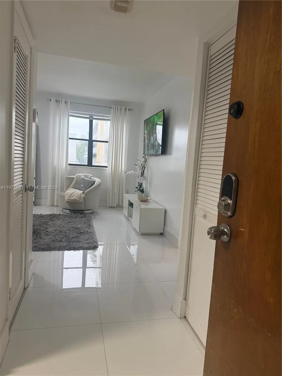 1390 Ocean Dr 304, Miami Beach, Florida 33139, Miami Beach, Florida 33139, 1 Bedroom Bedrooms, ,1 BathroomBathrooms,Residential,For Sale,1390 Ocean Dr 304, Miami Beach, Florida 33139,A11975591