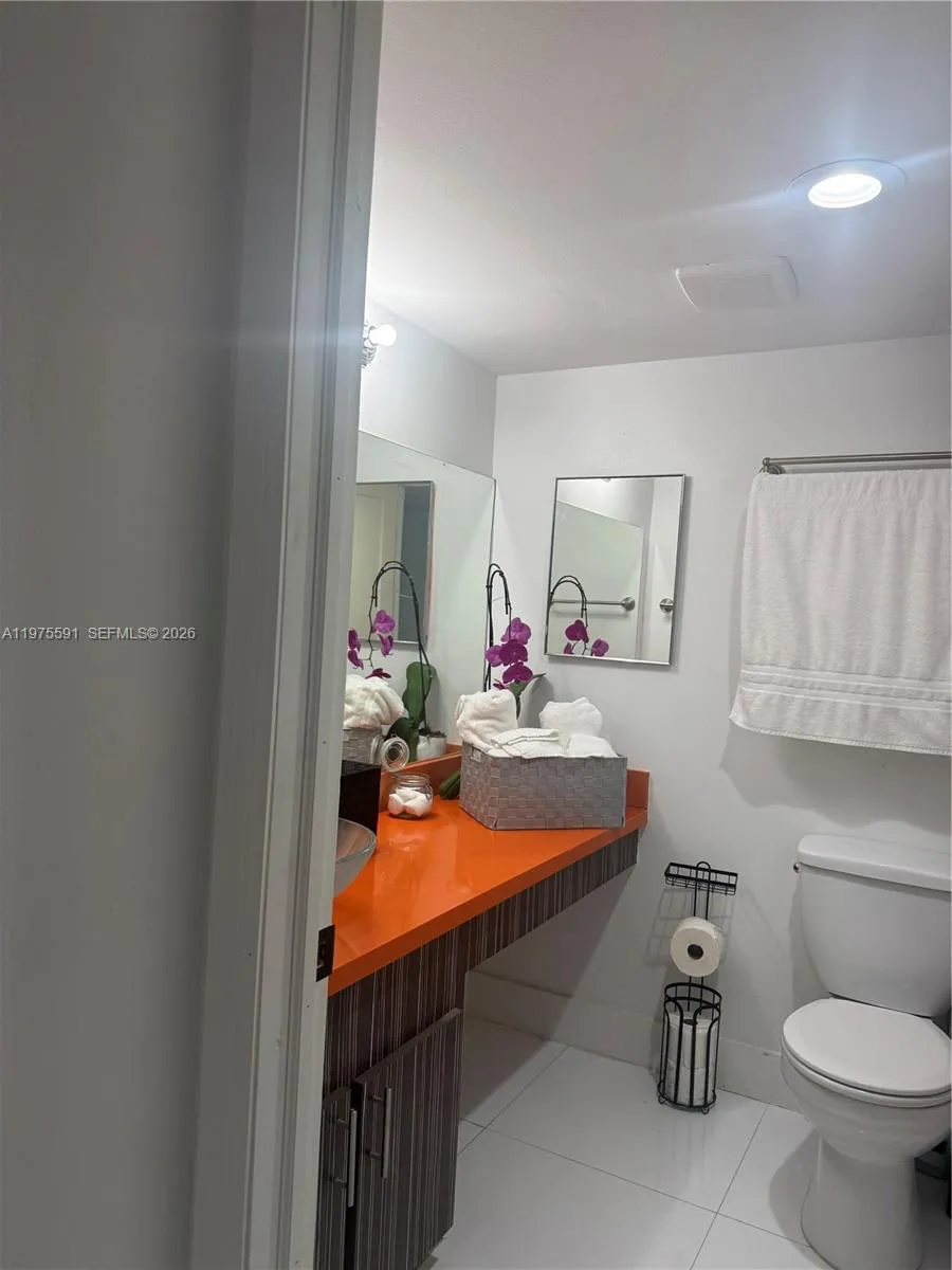 1390 Ocean Dr 304, Miami Beach, Florida 33139, Miami Beach, Florida 33139, 1 Bedroom Bedrooms, ,1 BathroomBathrooms,Residential,For Sale,1390 Ocean Dr 304, Miami Beach, Florida 33139,A11975591